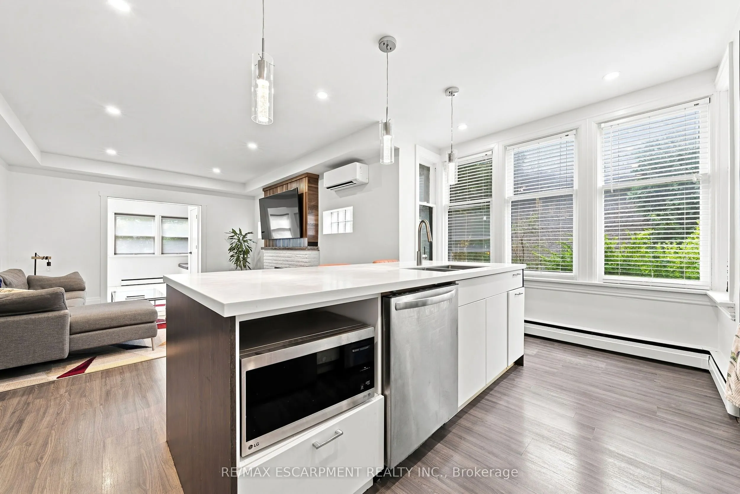 2177 Lakeshore Road