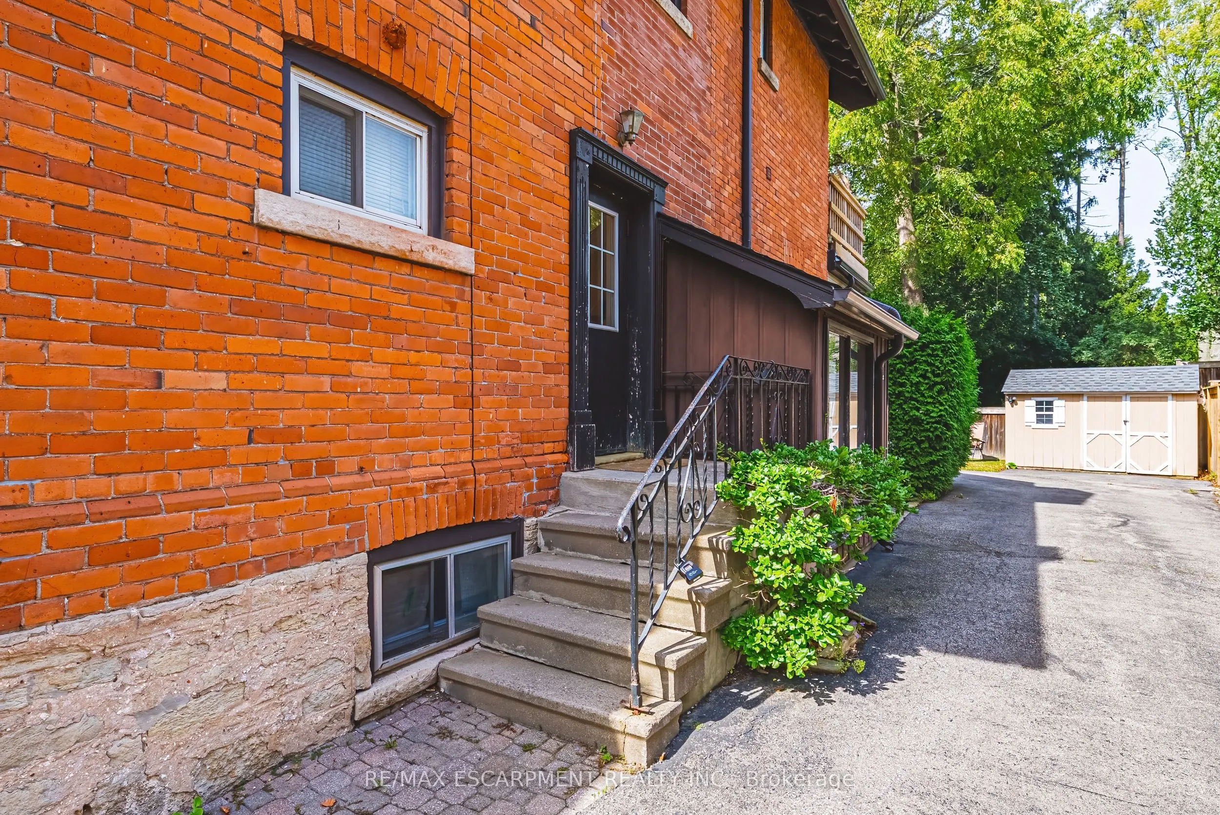 2177 Lakeshore Road