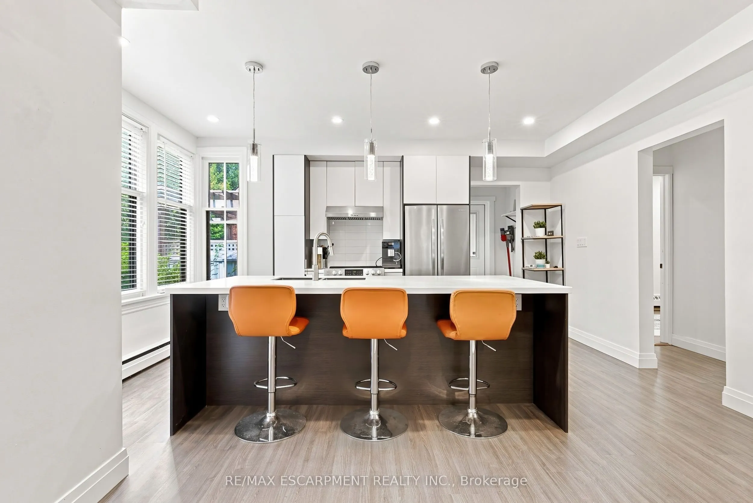 2177 Lakeshore Road