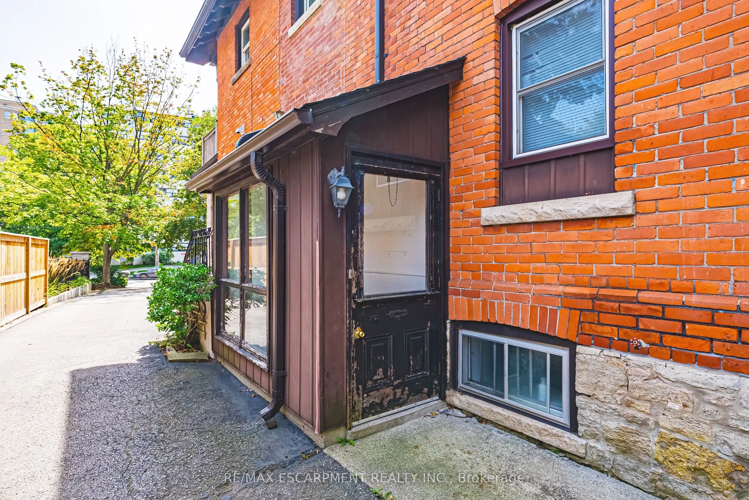 2177 Lakeshore Road