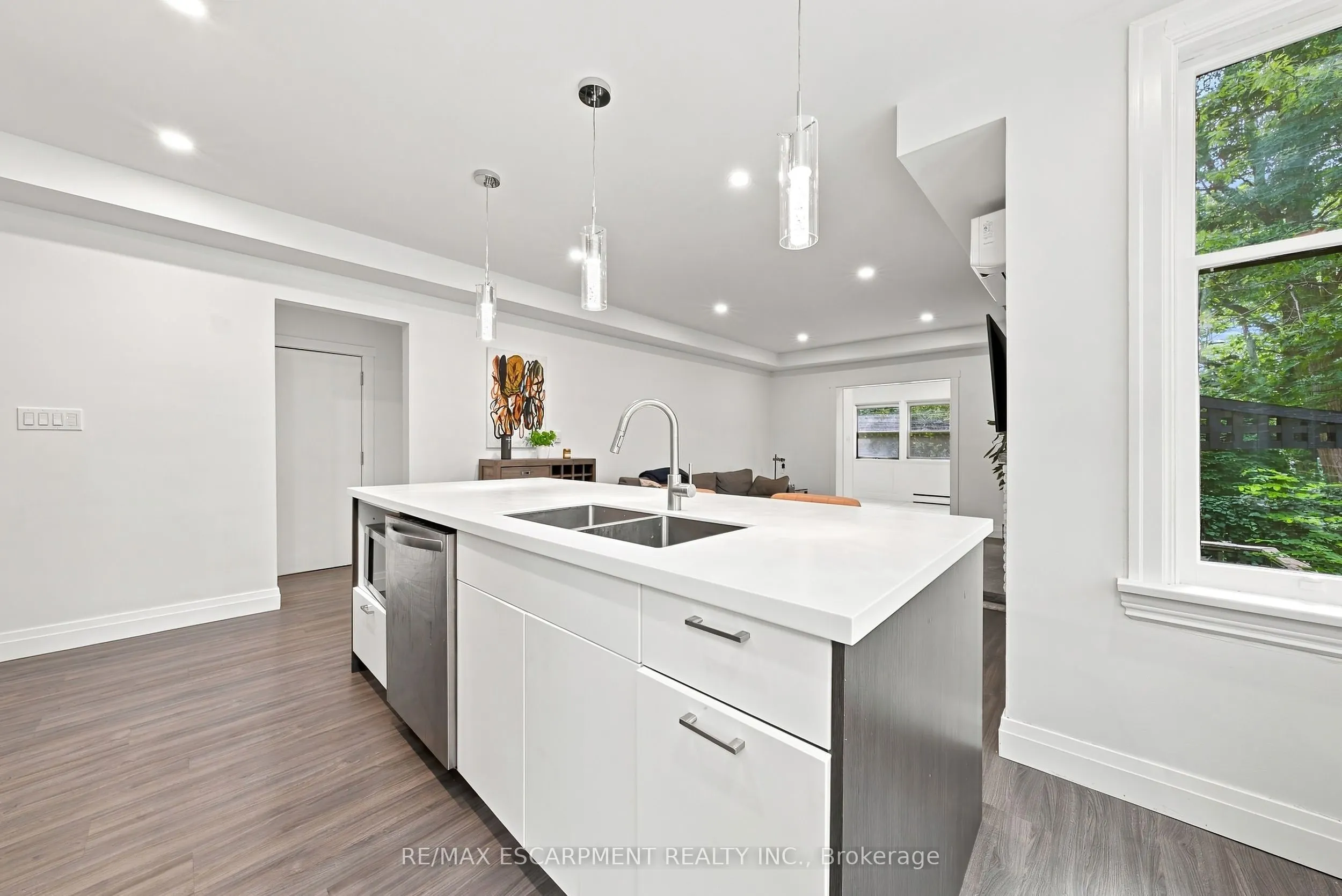 2177 Lakeshore Road