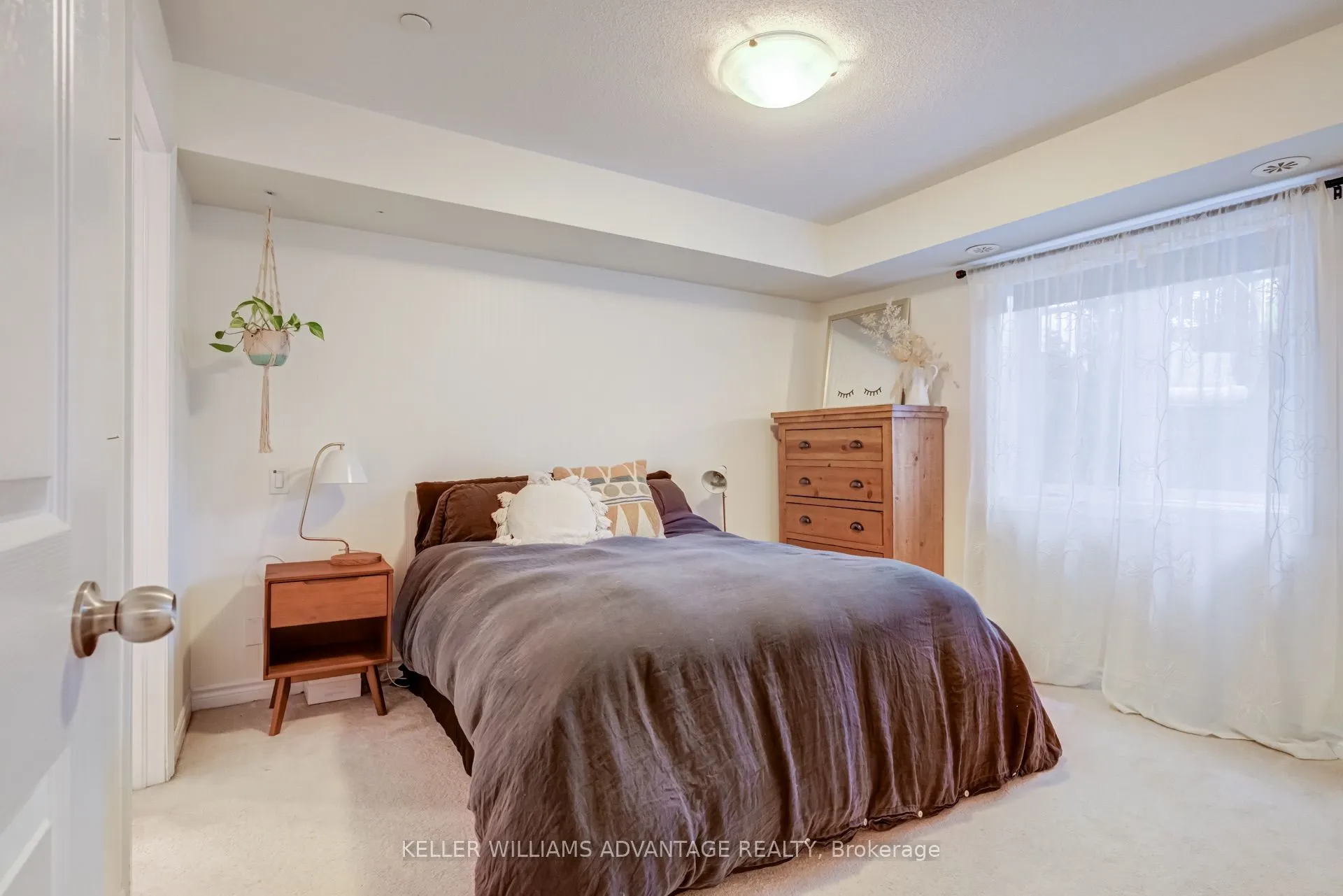 10 Carnation Avenue #4