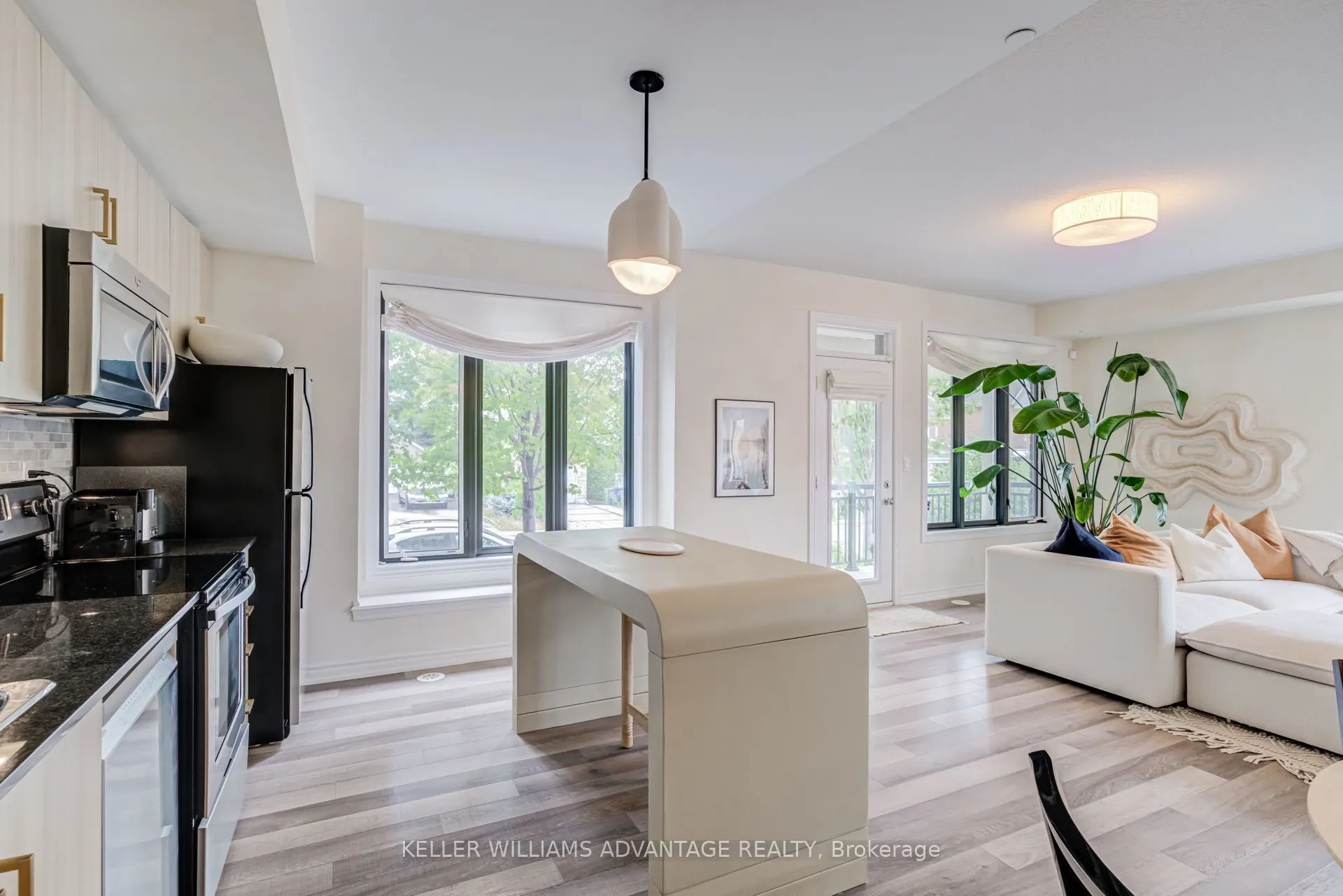 10 Carnation Avenue #4
