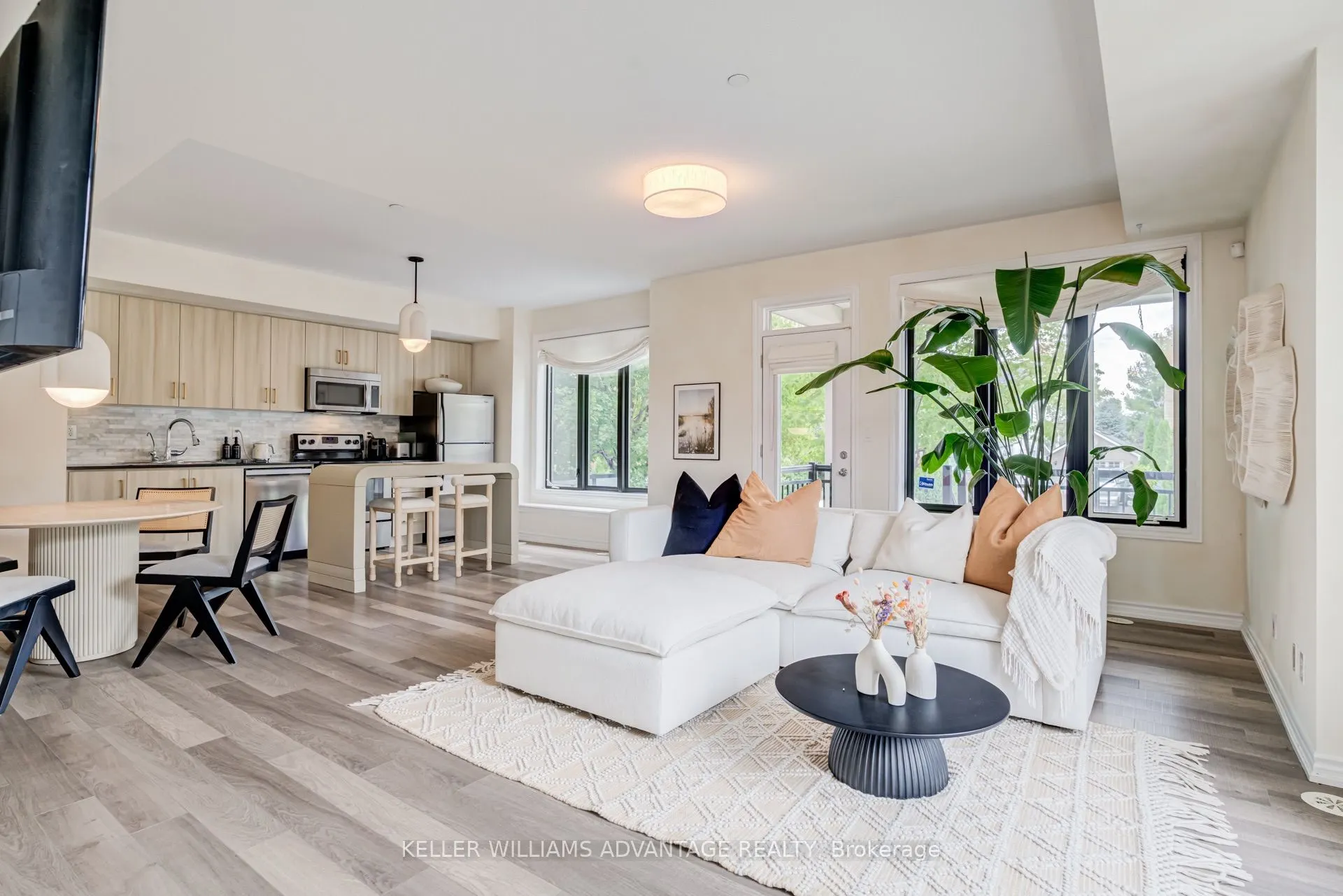 10 Carnation Avenue #4