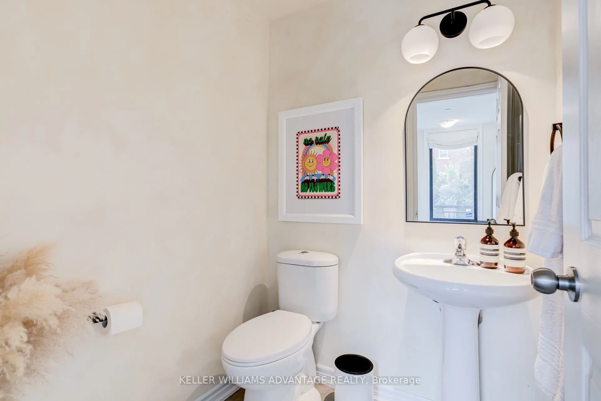 10 Carnation Avenue #4