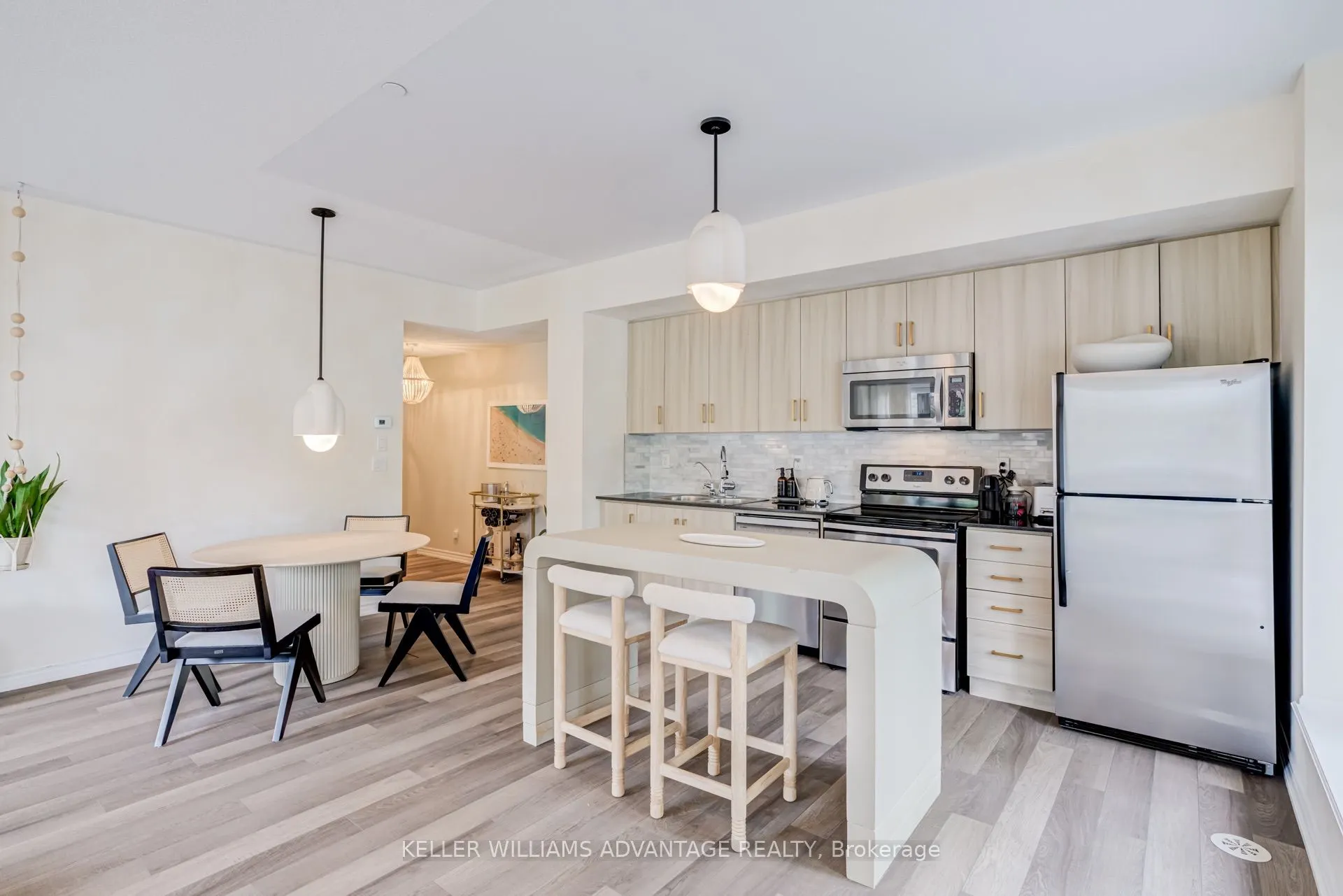 10 Carnation Avenue #4
