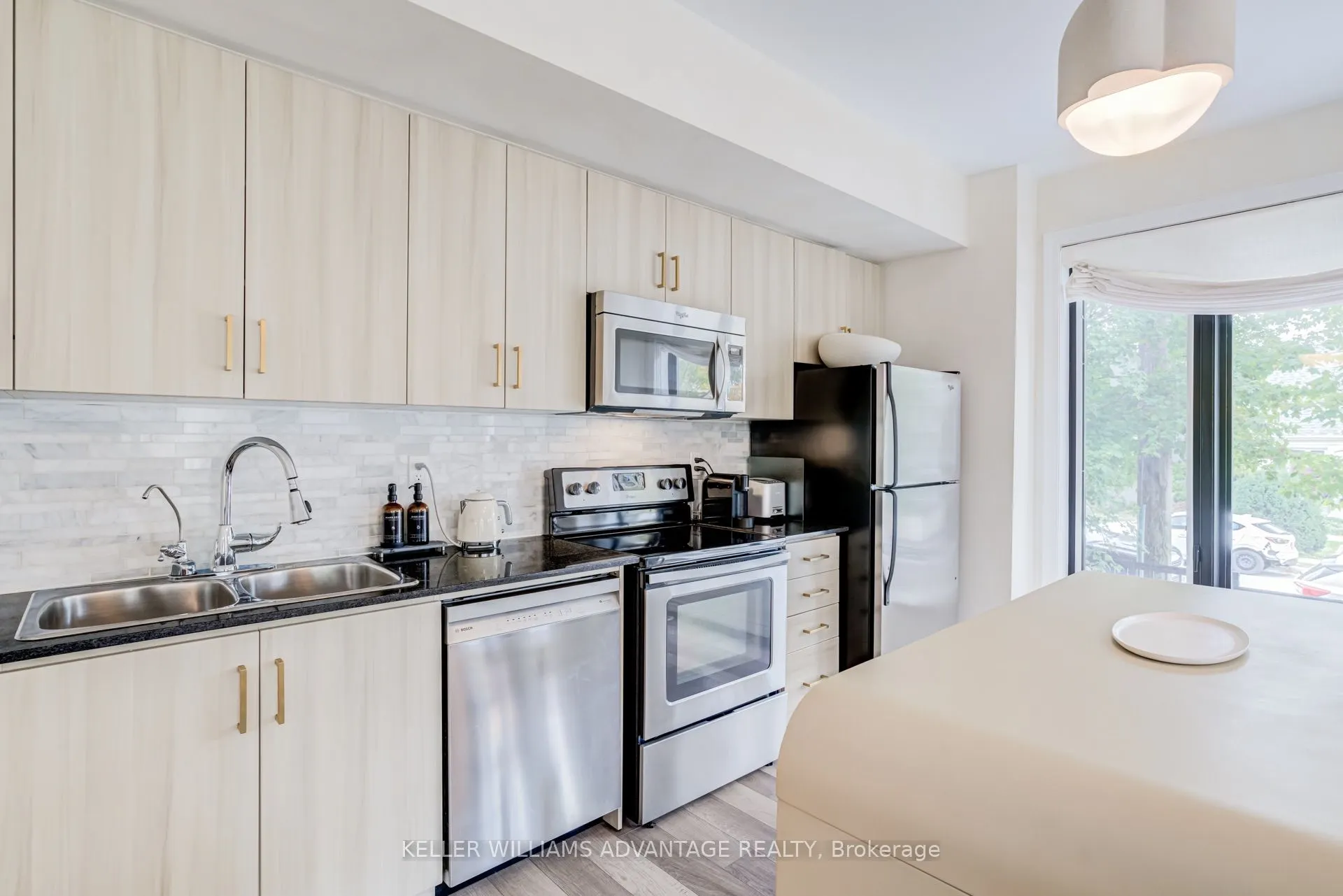10 Carnation Avenue #4