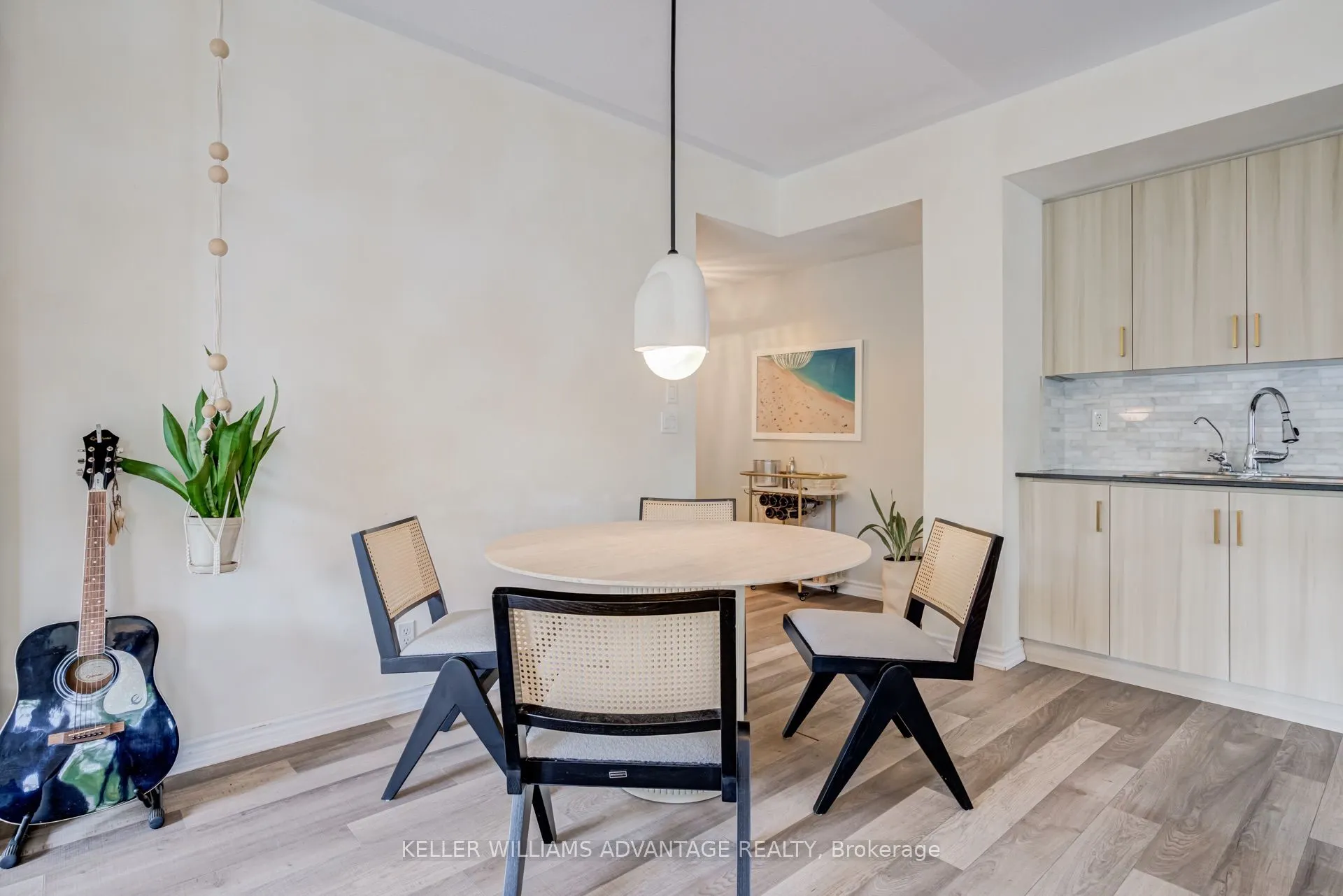 10 Carnation Avenue #4