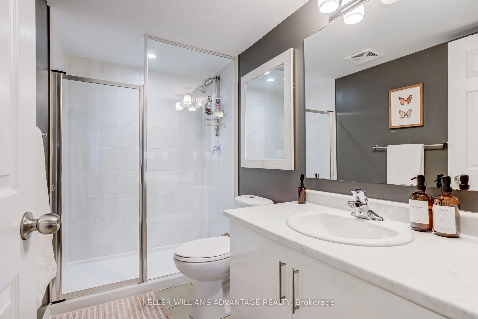 10 Carnation Avenue #4