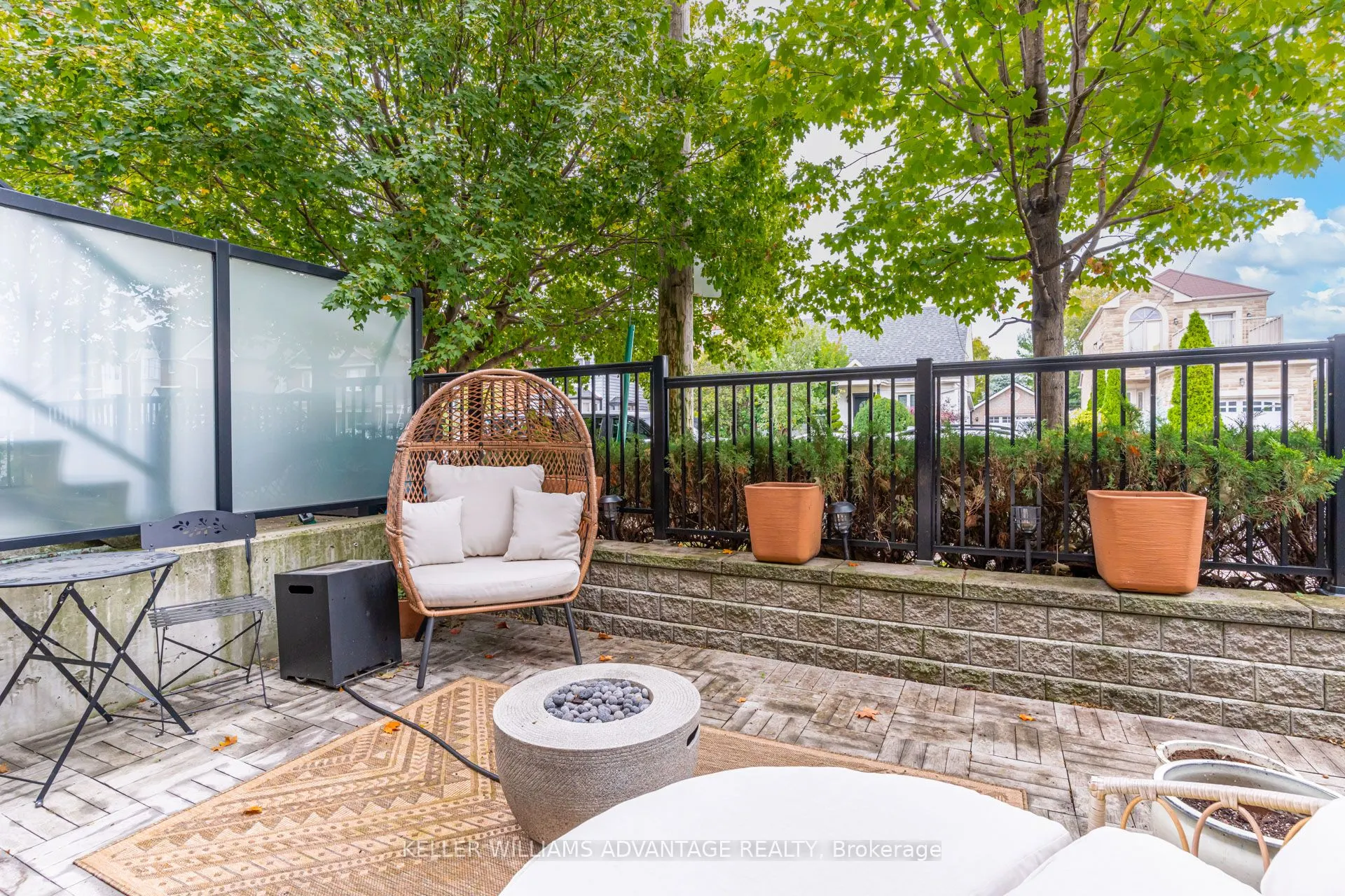 10 Carnation Avenue #4