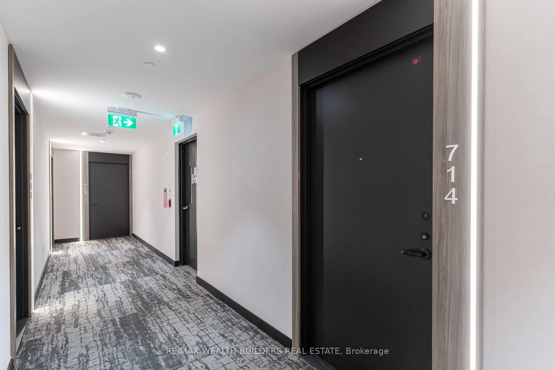 220 Missinnihe Way #714