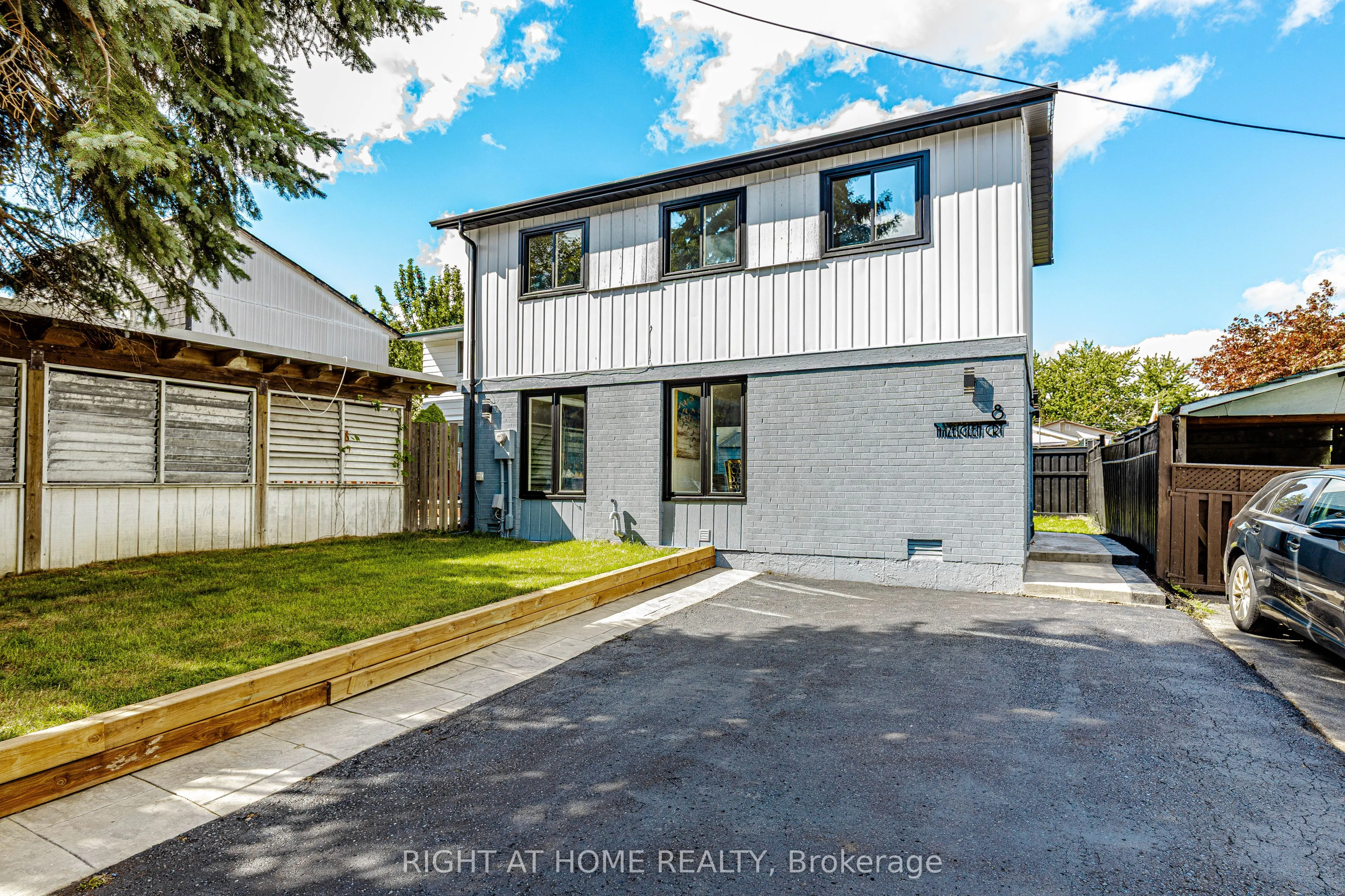 8 Hazelglen Court