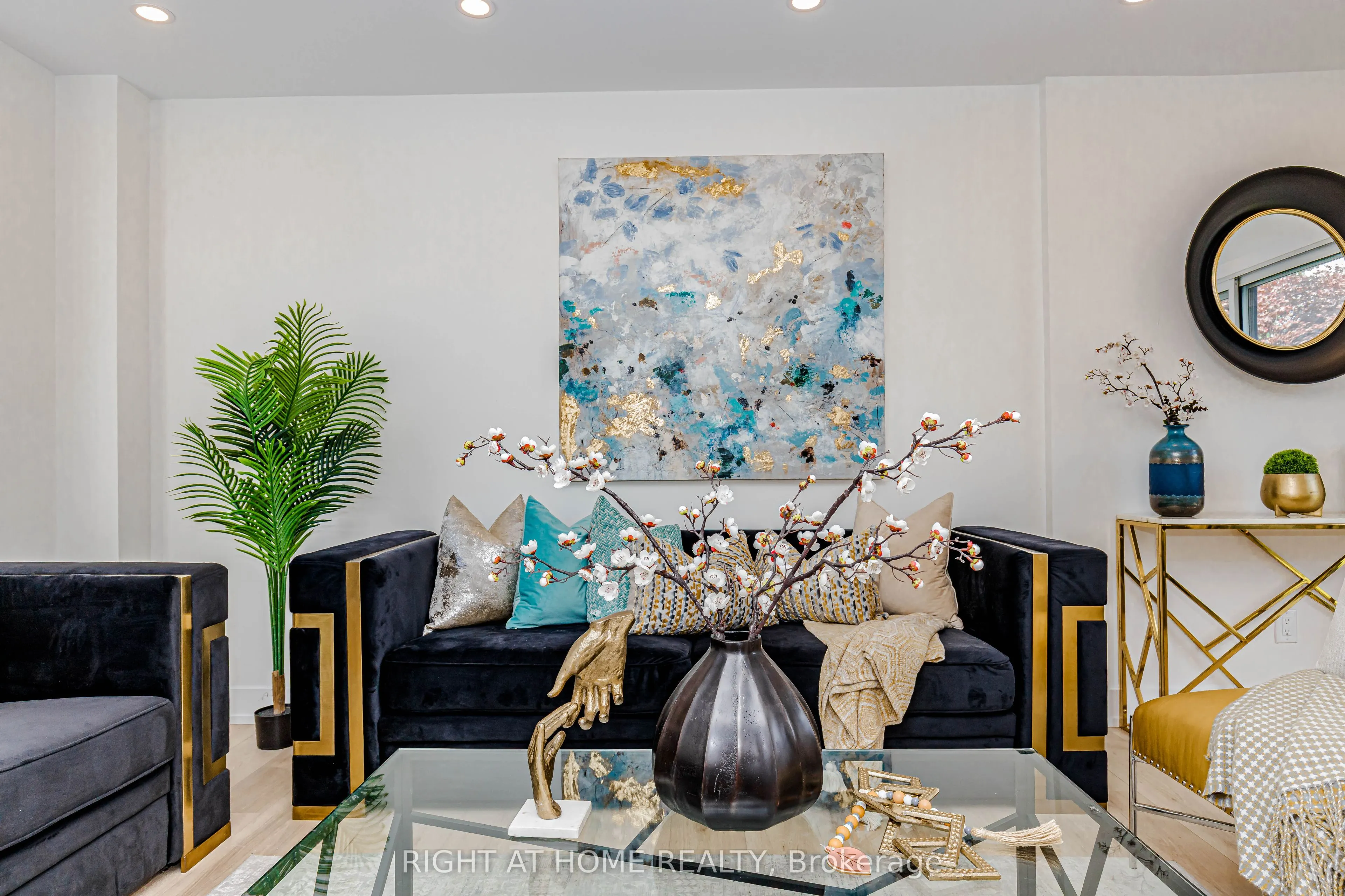 8 Hazelglen Court