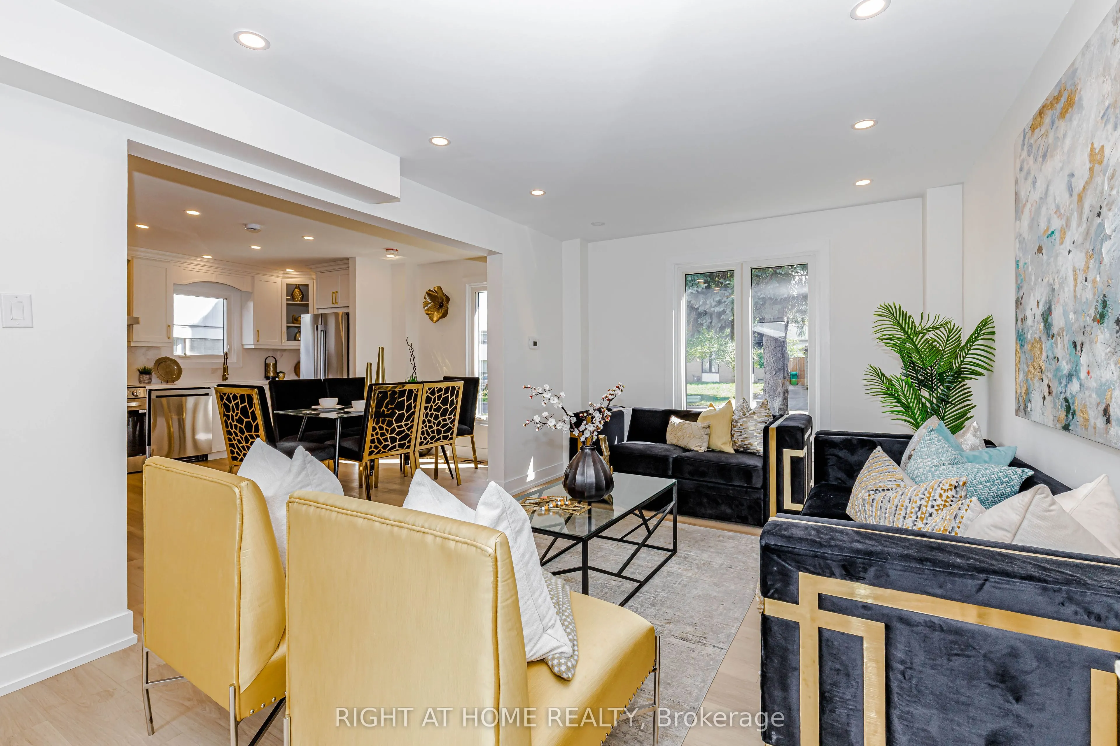 8 Hazelglen Court