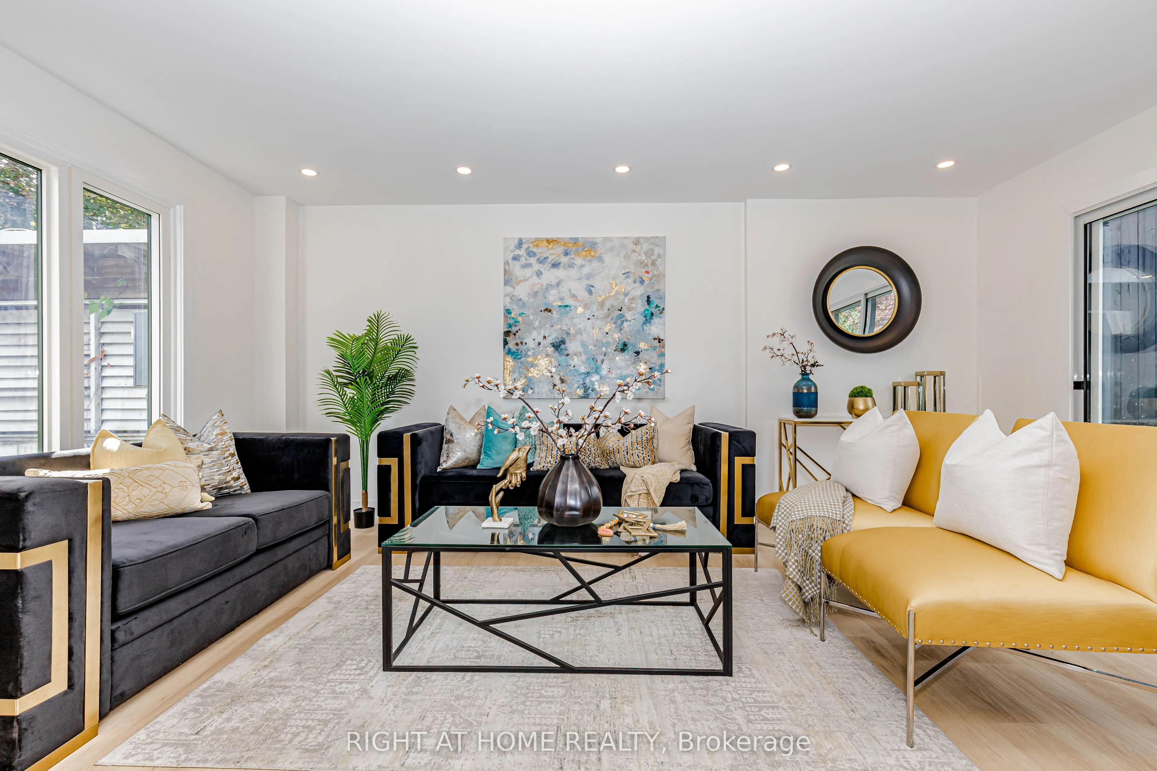 8 Hazelglen Court