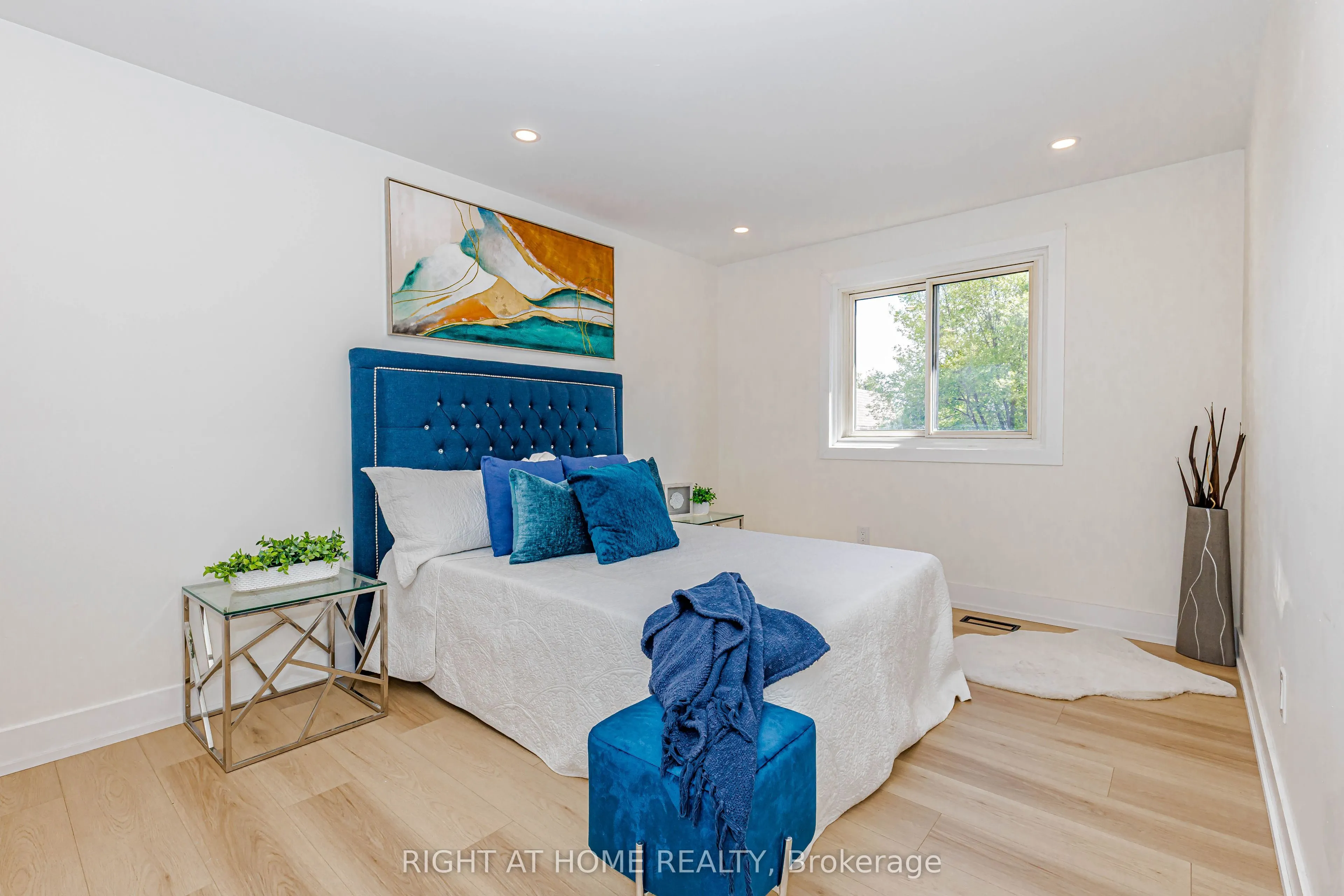 8 Hazelglen Court