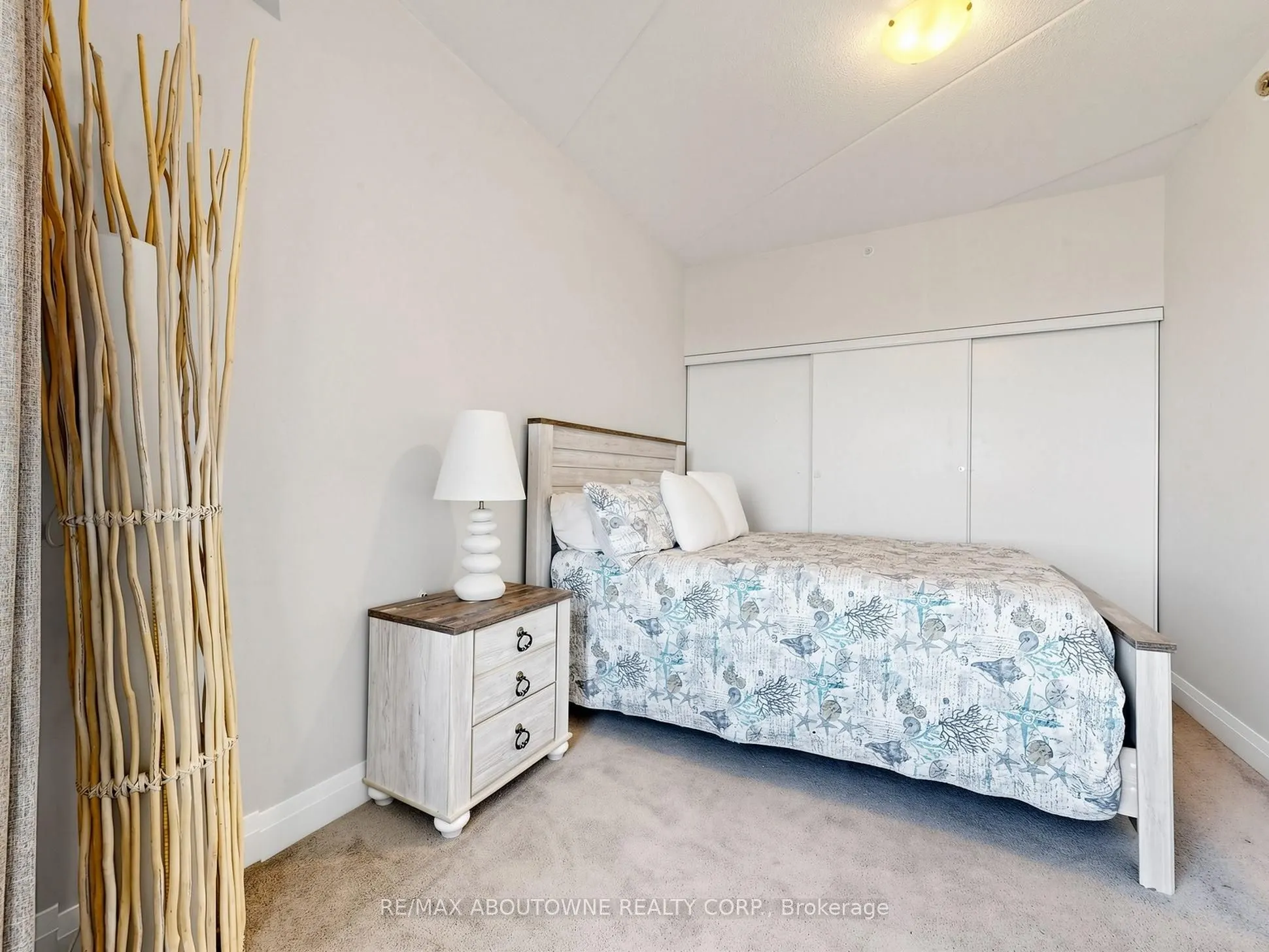 630 Sauve Street #418