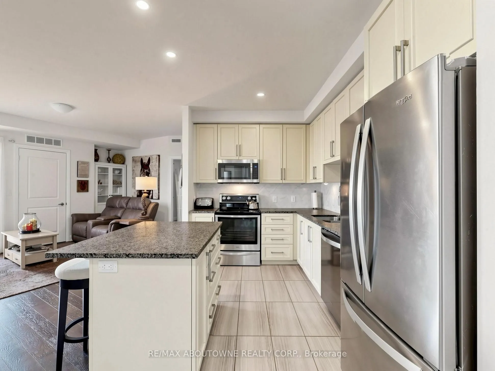 630 Sauve Street #418