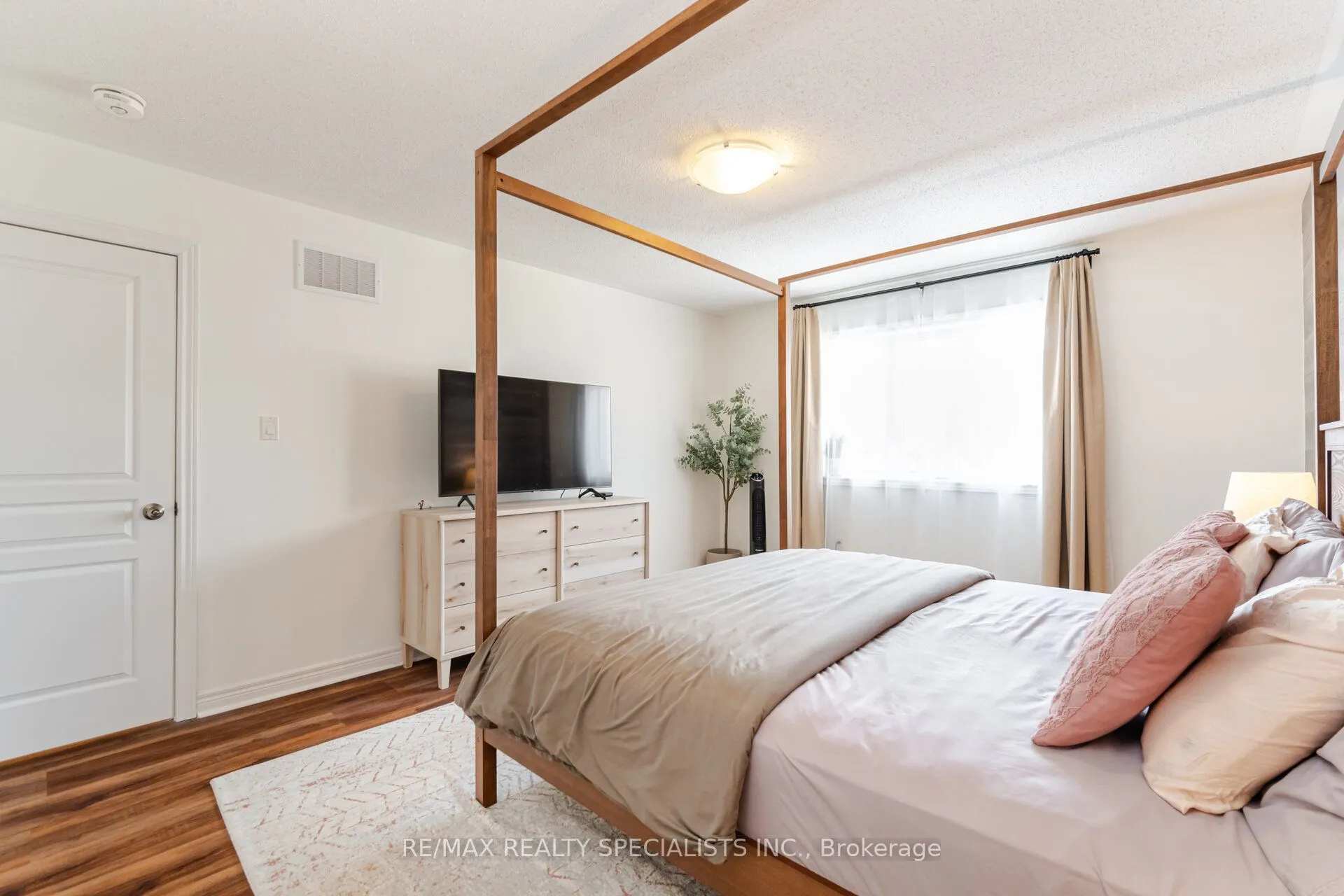 437 Silver Maple Road