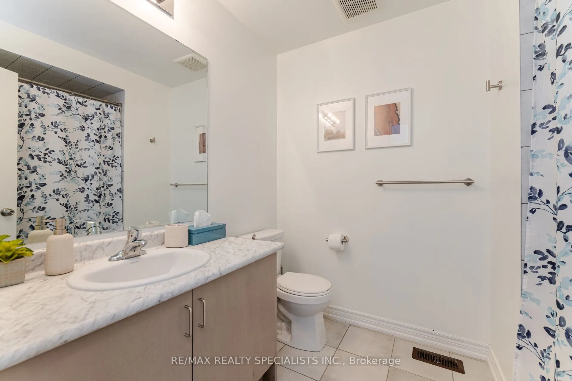 437 Silver Maple Road