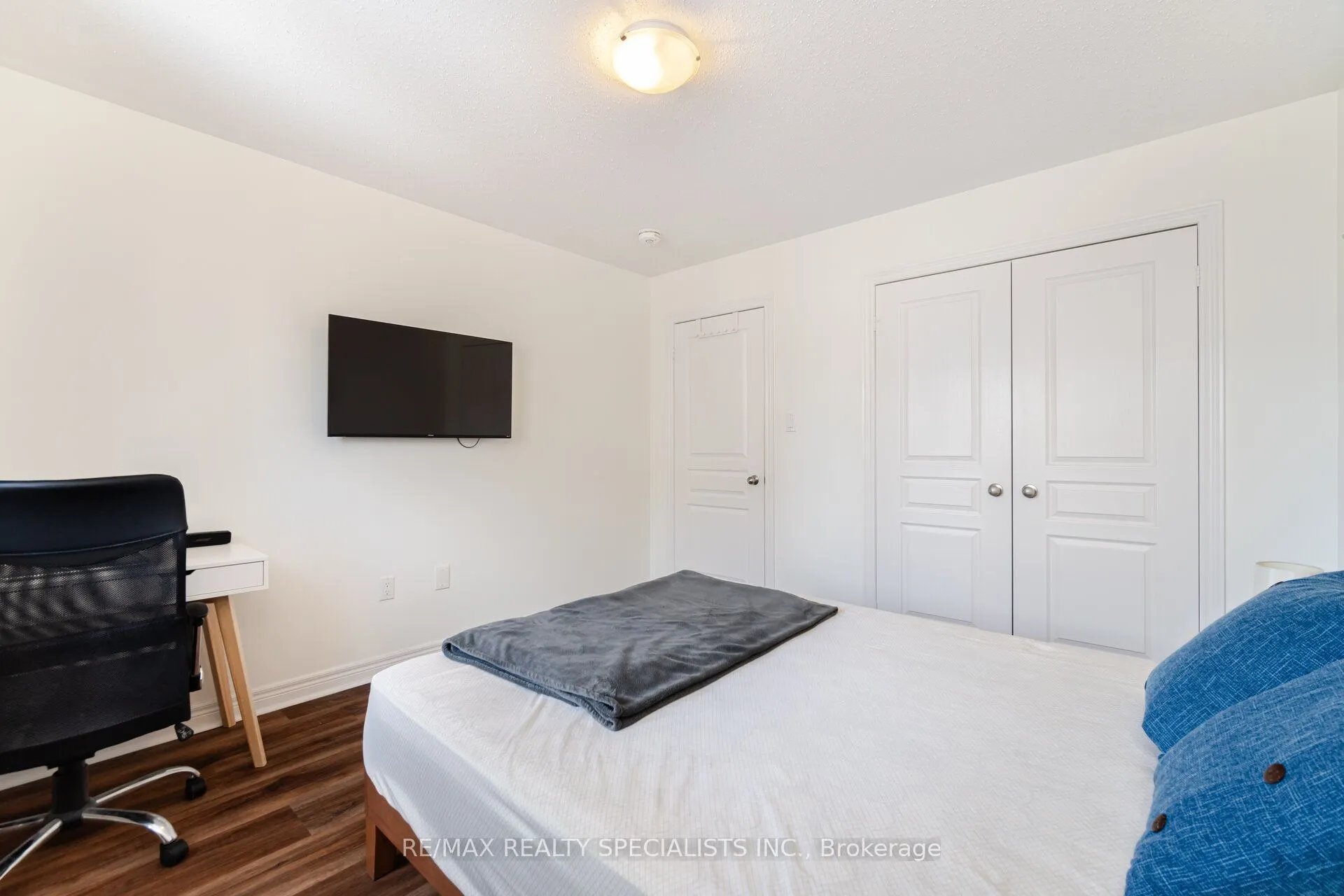 437 Silver Maple Road