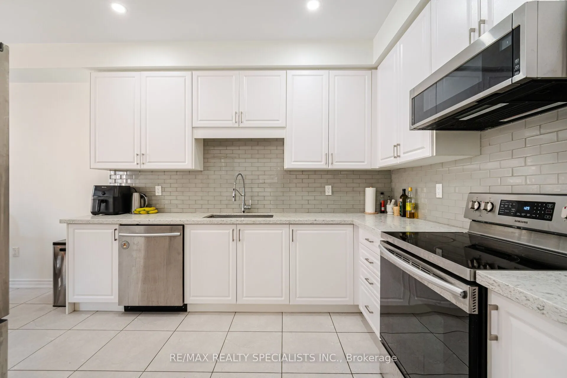 437 Silver Maple Road