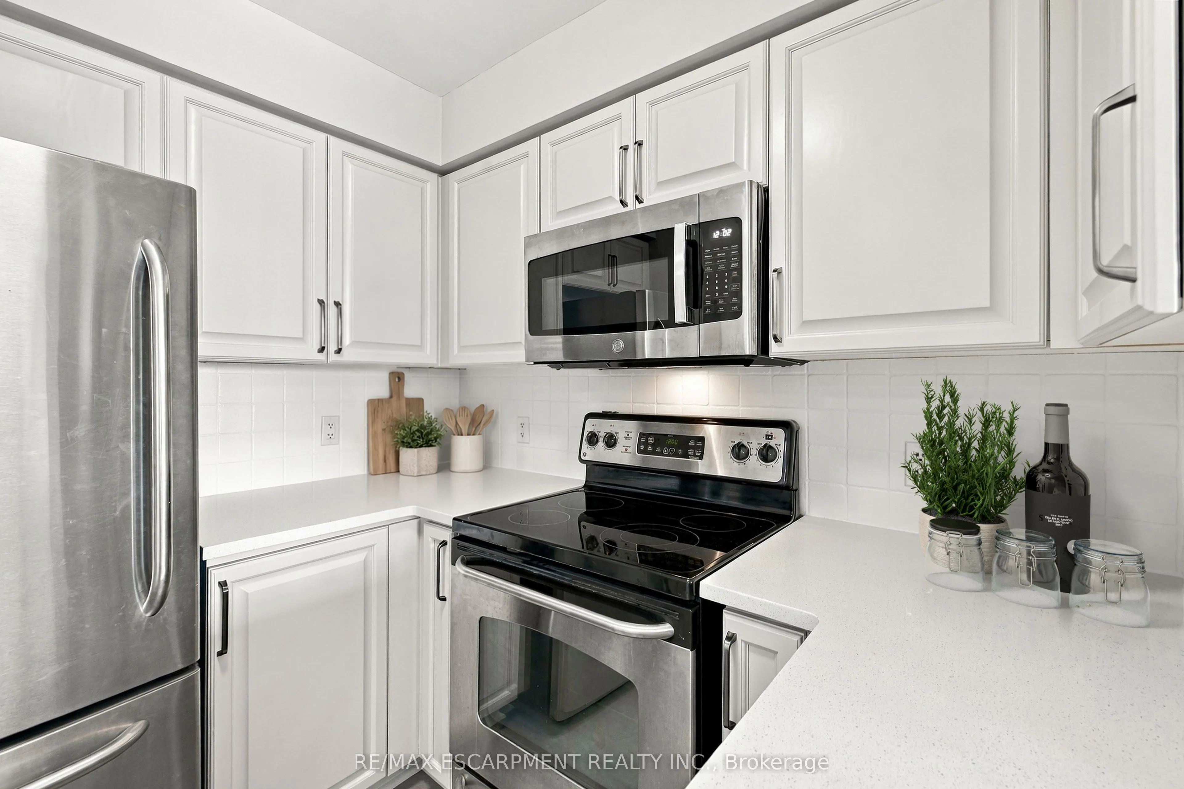 4889 Kimbermount Avenue #405
