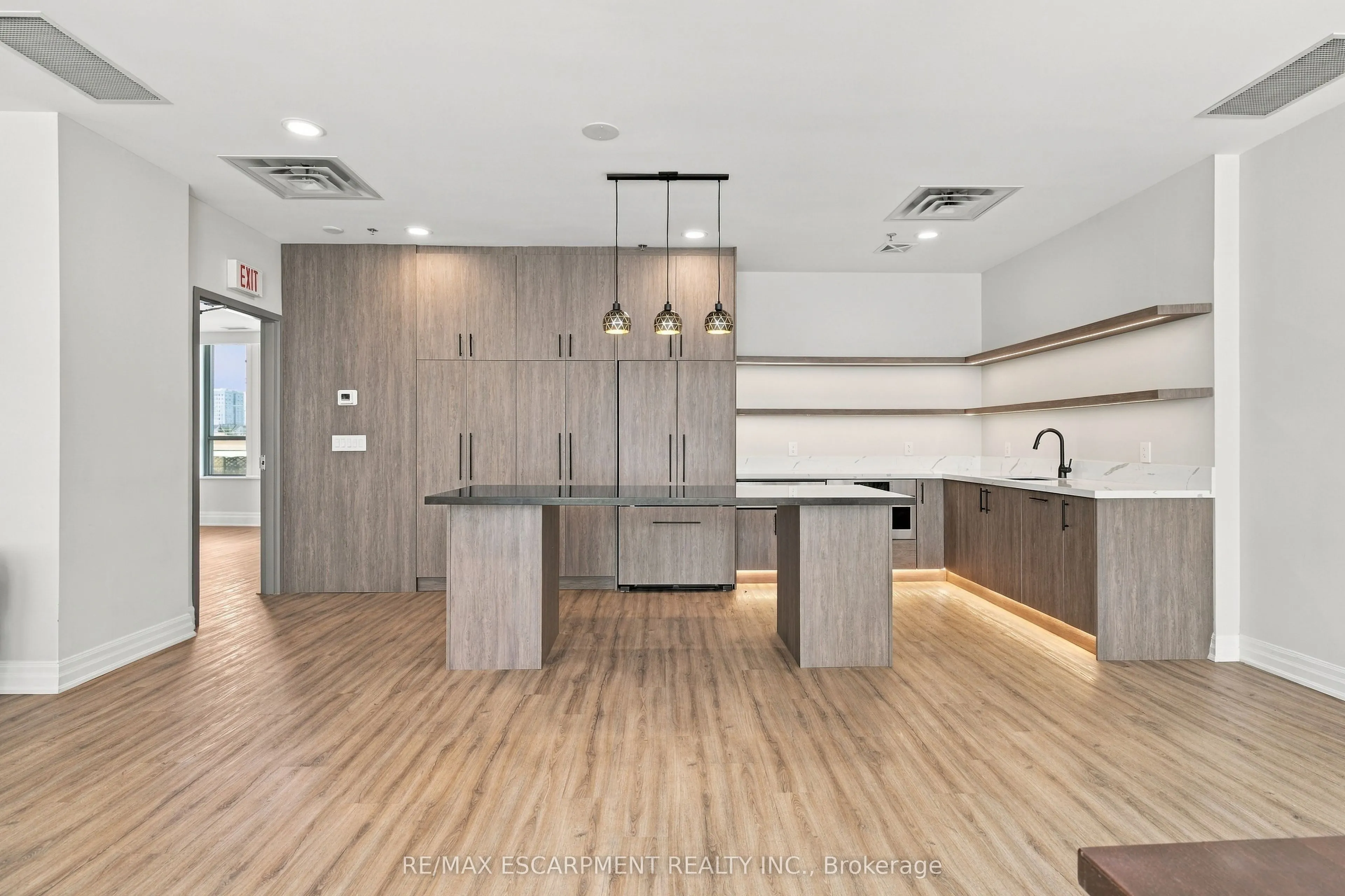 4889 Kimbermount Avenue #405