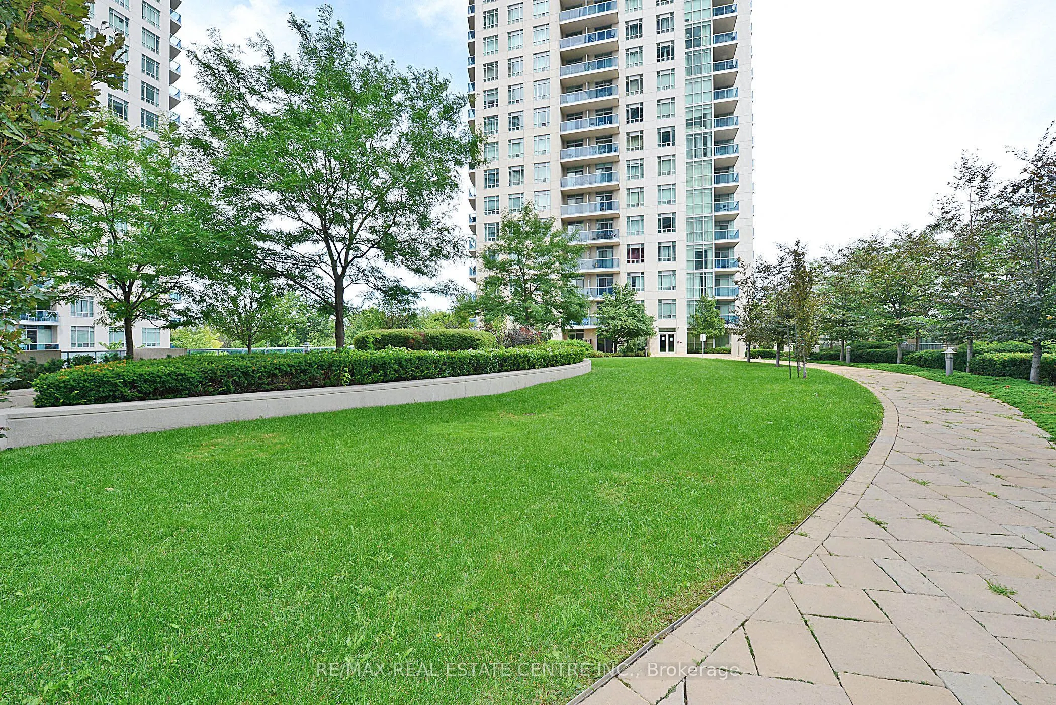 90 Absolute Avenue #2605