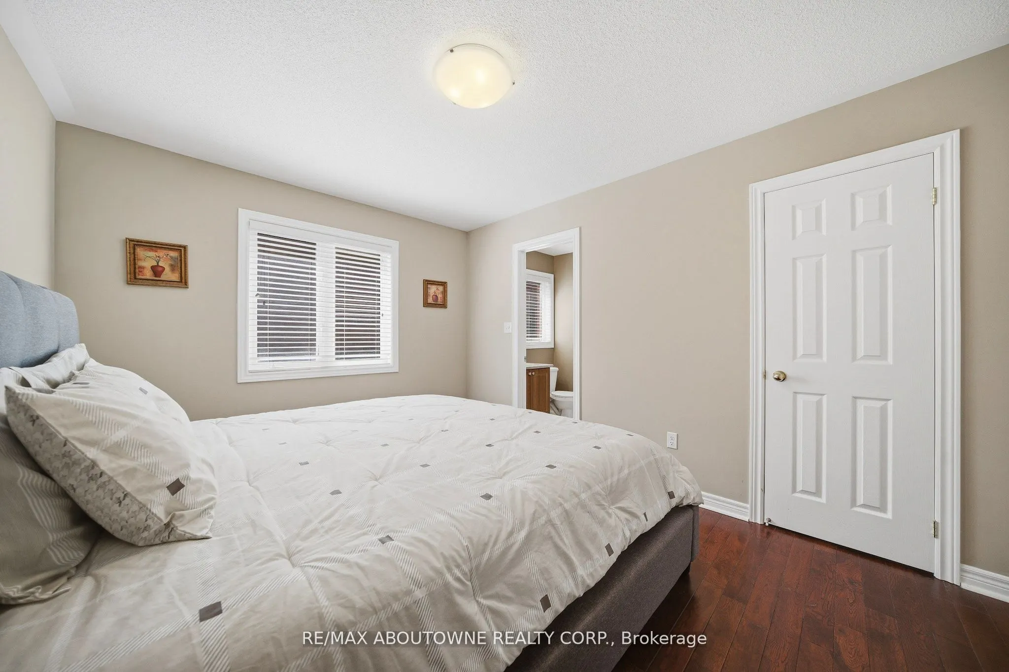 884 Stoutt Crescent