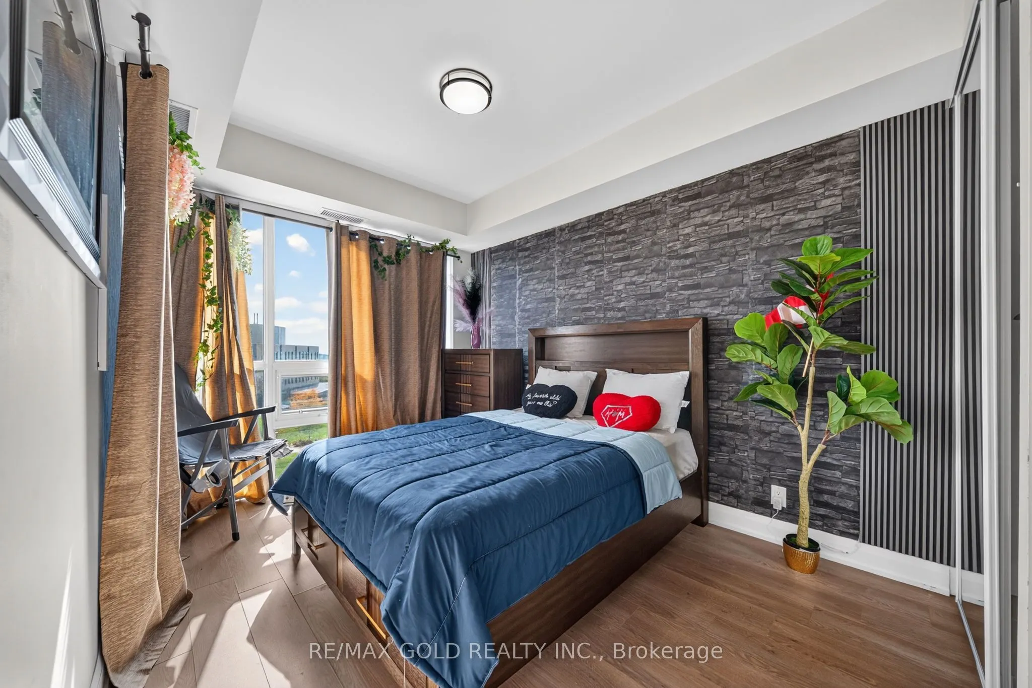 15 LYNCH Street #505
