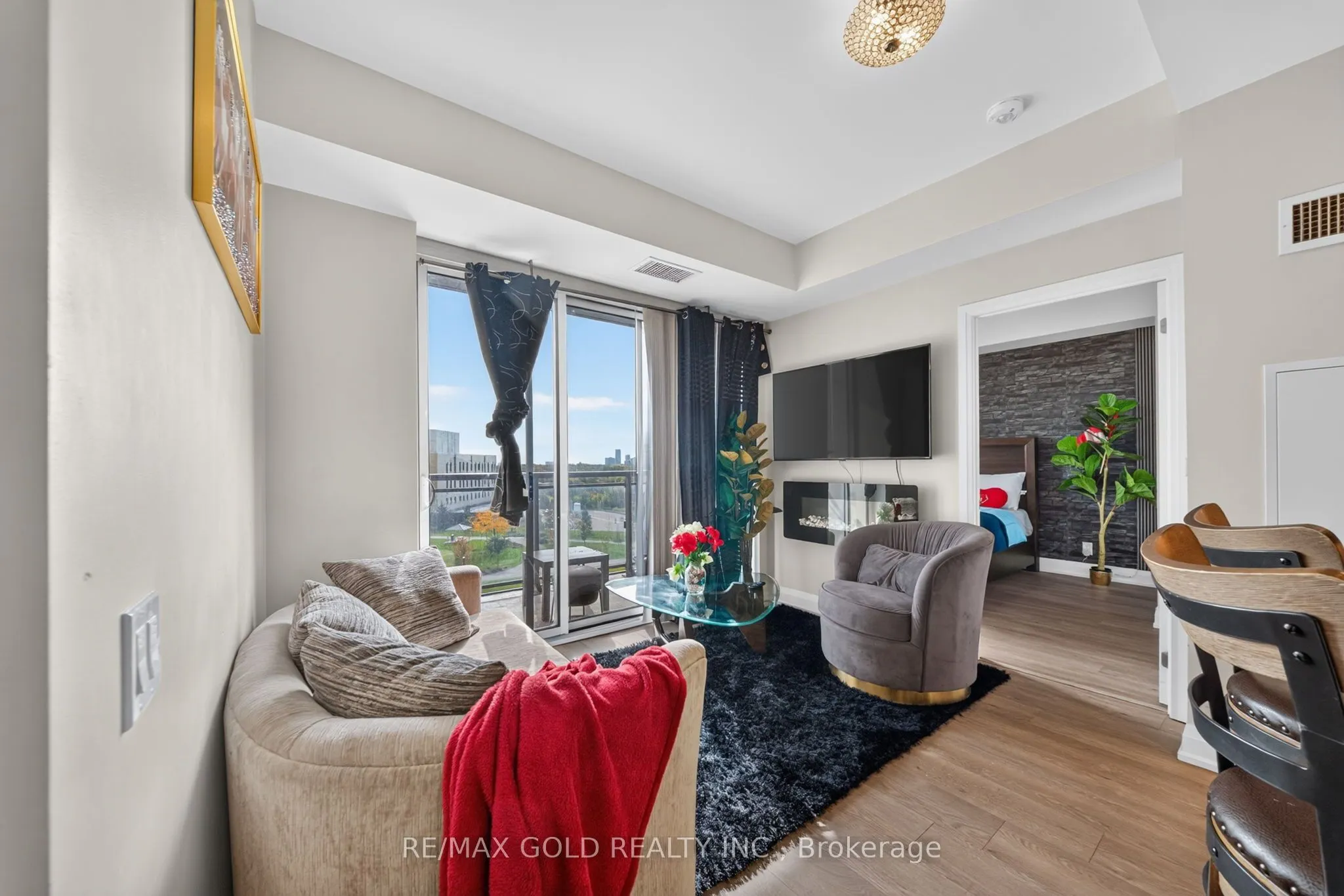 15 LYNCH Street #505