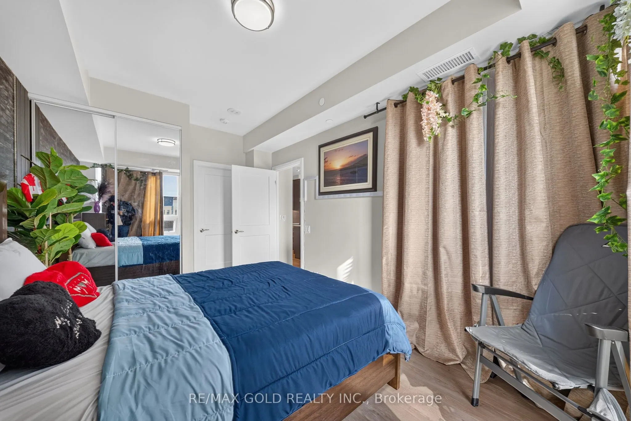 15 LYNCH Street #505
