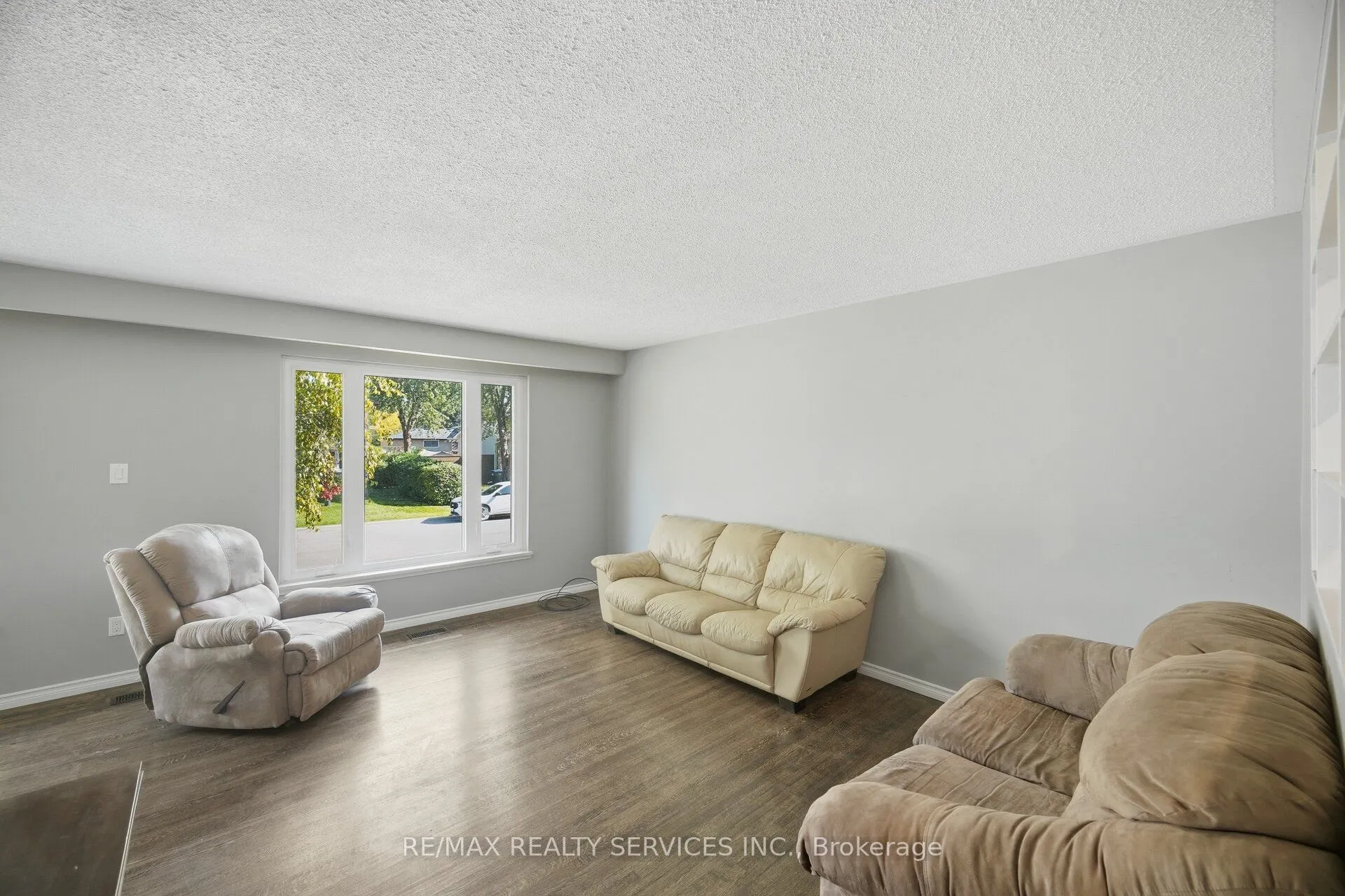 49 Ferndale Crescent