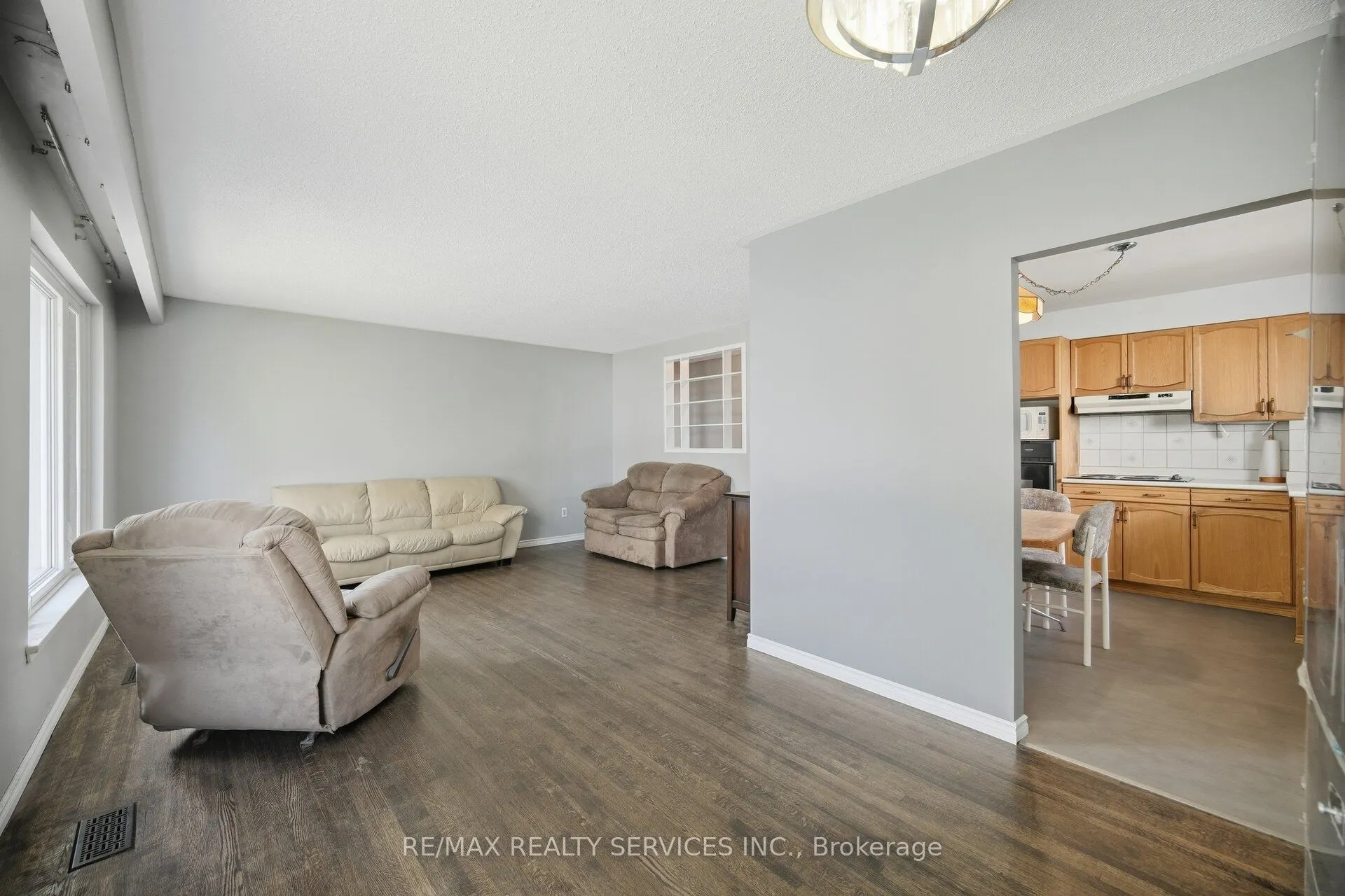 49 Ferndale Crescent