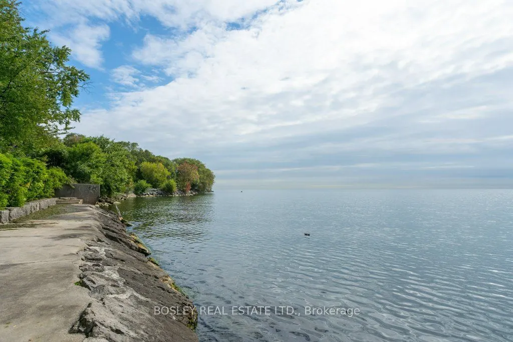 2693 Lakeshore Boulevard W #1