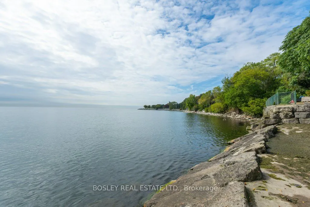 2693 Lakeshore Boulevard W #1