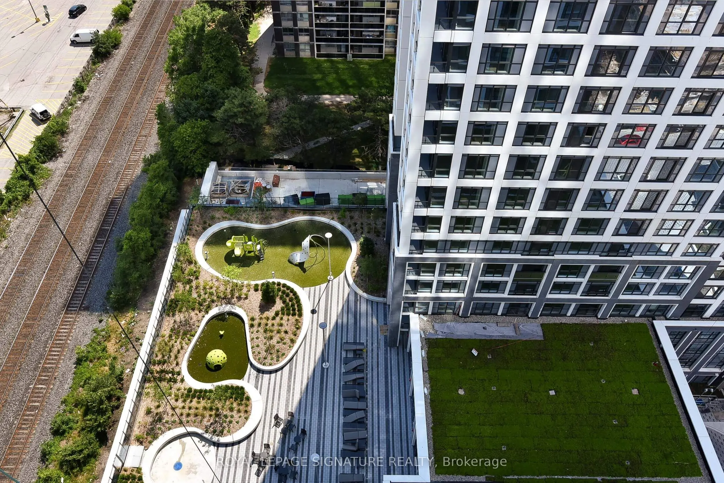 7 Mabelle Avenue #1910