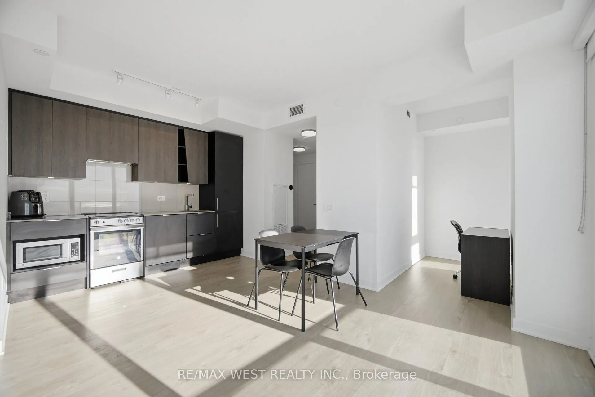 3900 Confederation Parkway #5104