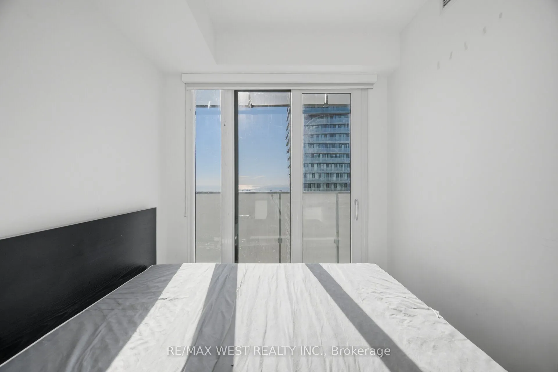 3900 Confederation Parkway #5104