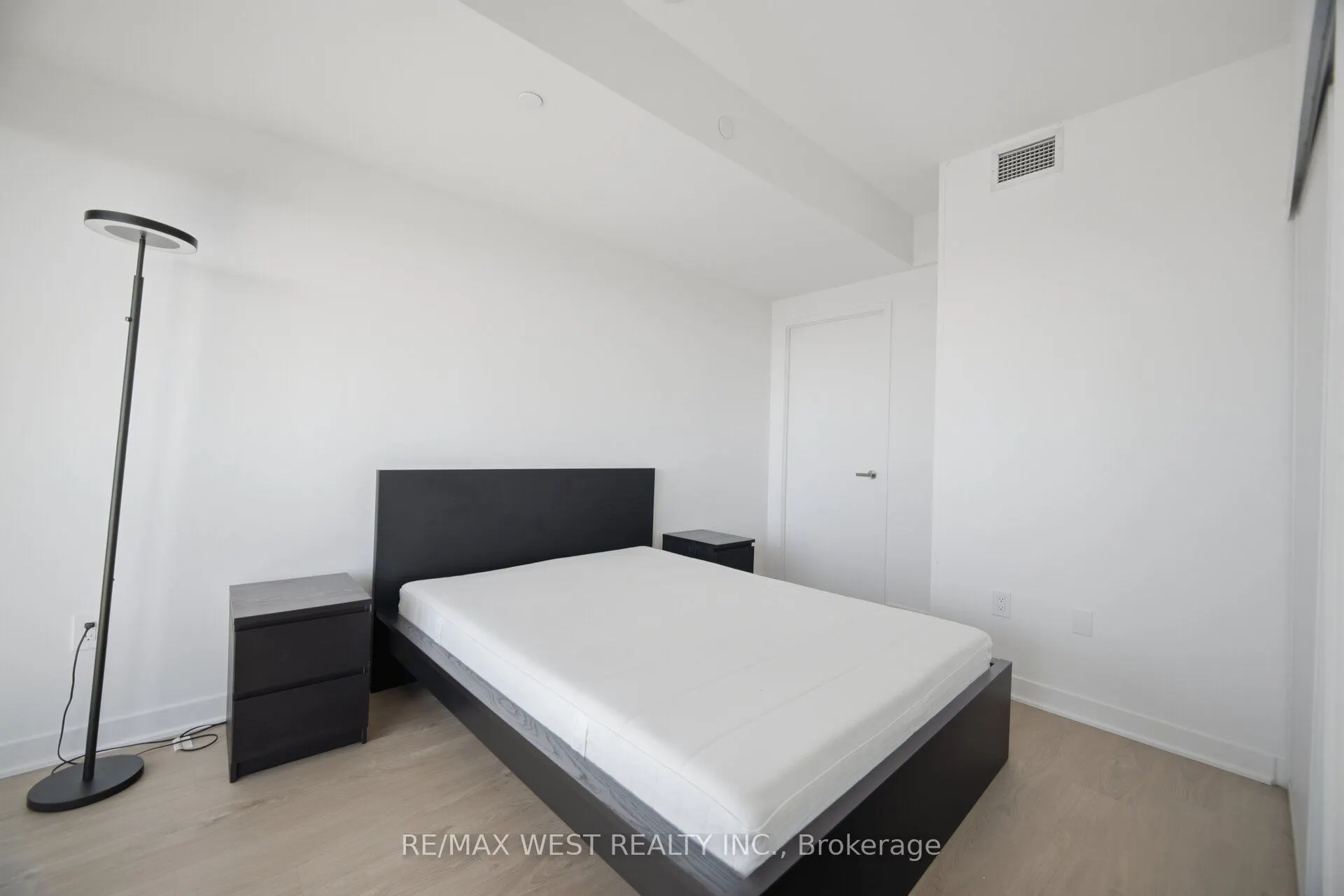 3900 Confederation Parkway #5104