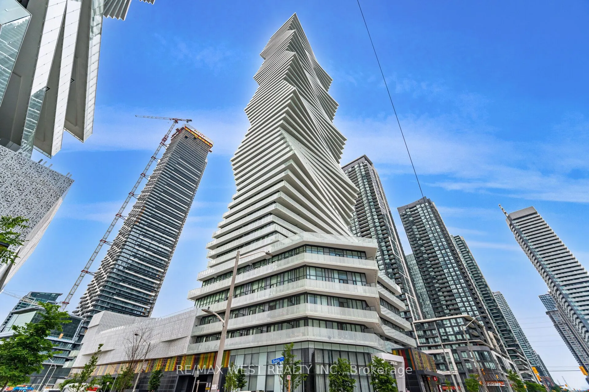 3900 Confederation Parkway #5104