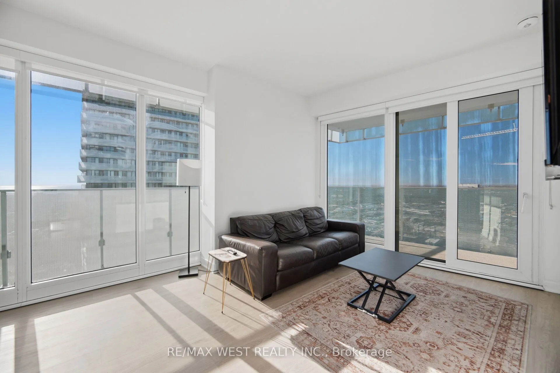 3900 Confederation Parkway #5104