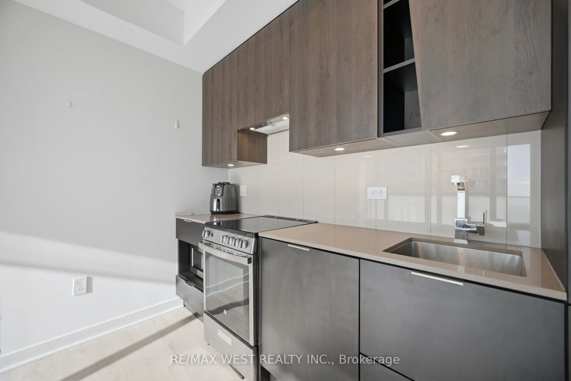 3900 Confederation Parkway #5104