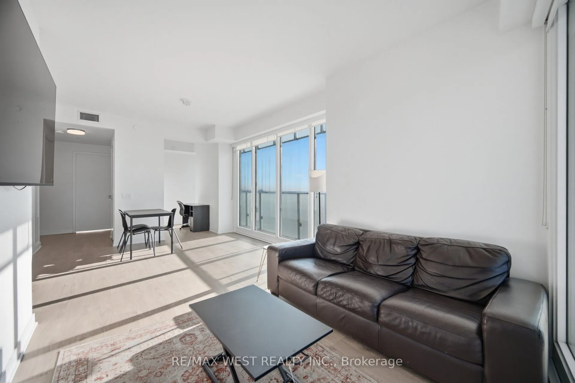 3900 Confederation Parkway #5104