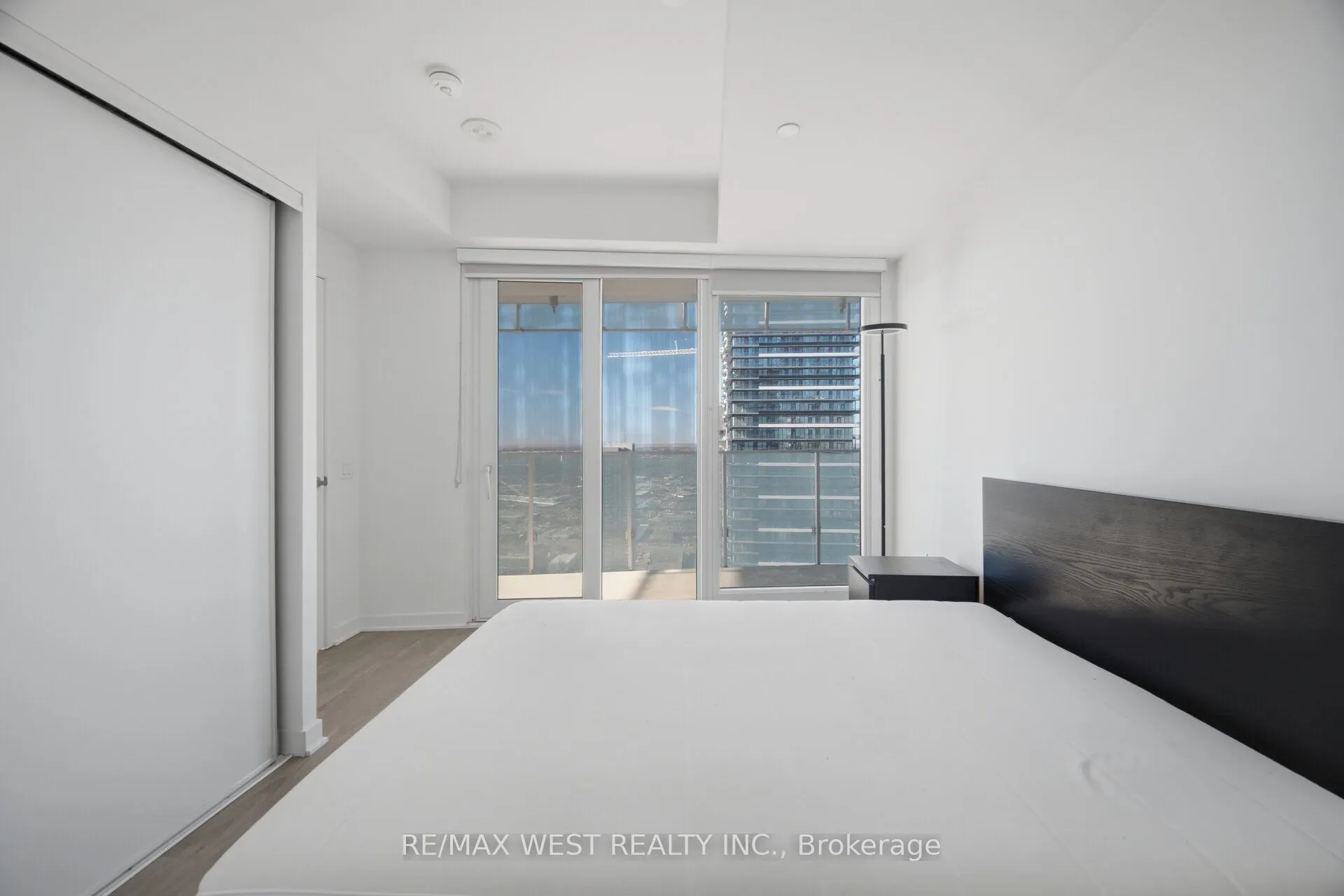 3900 Confederation Parkway #5104