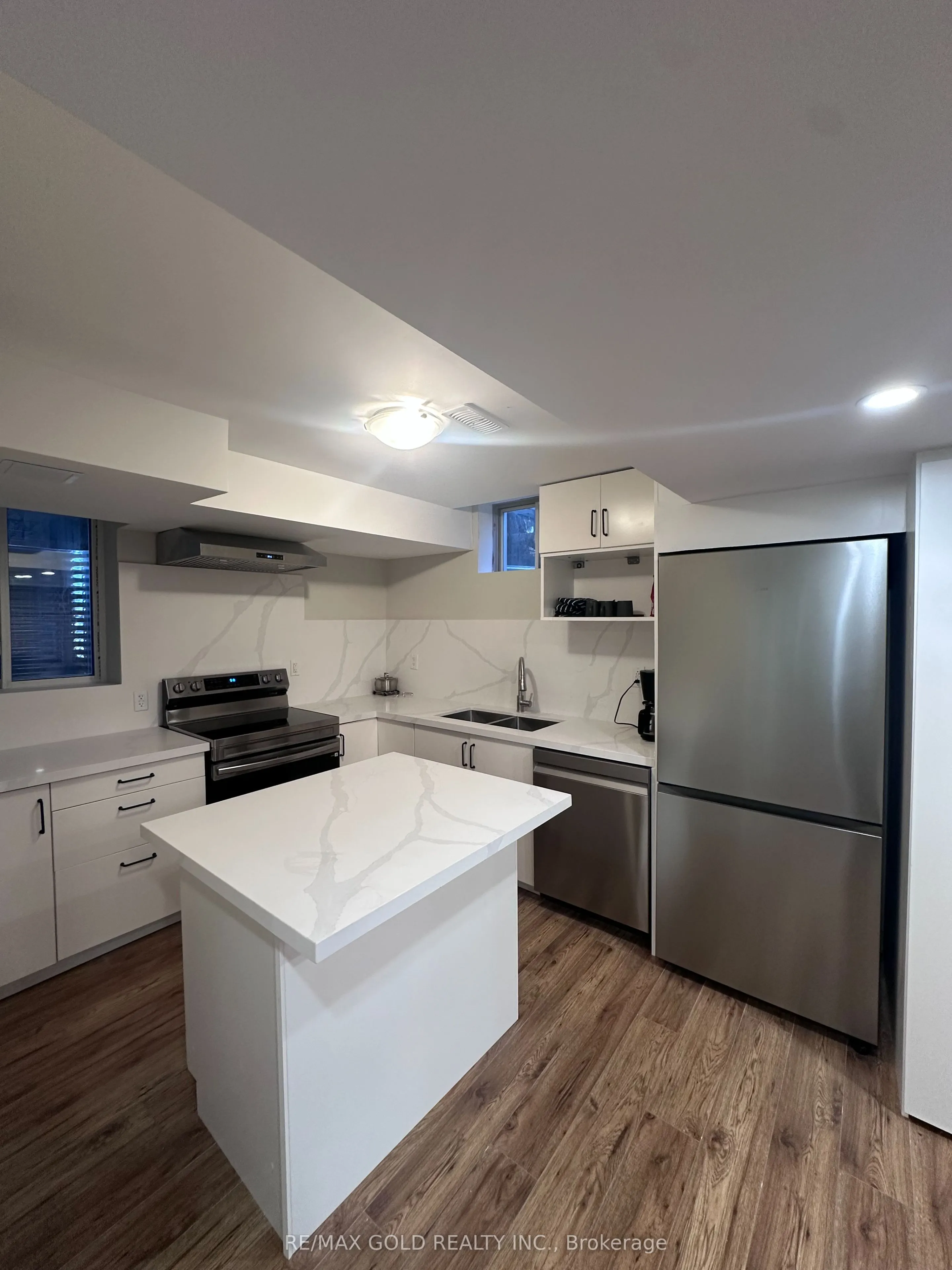 24 Aird Court #Lower