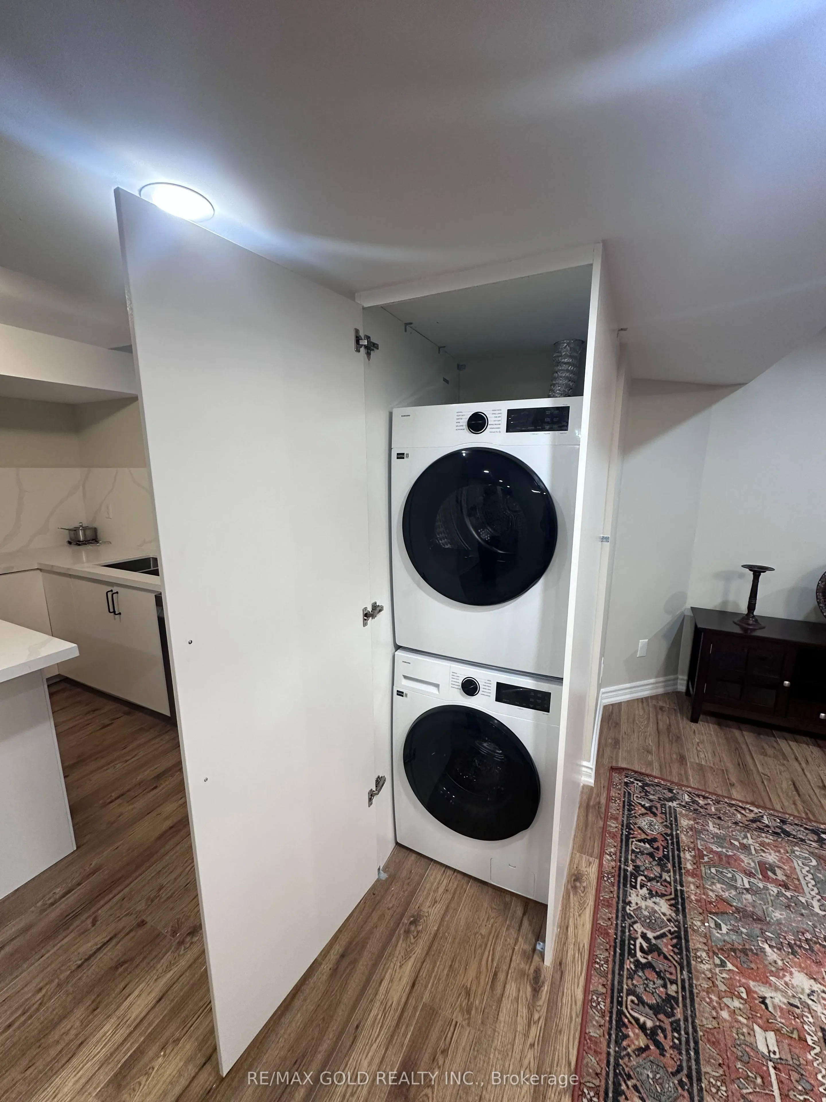 24 Aird Court #Lower
