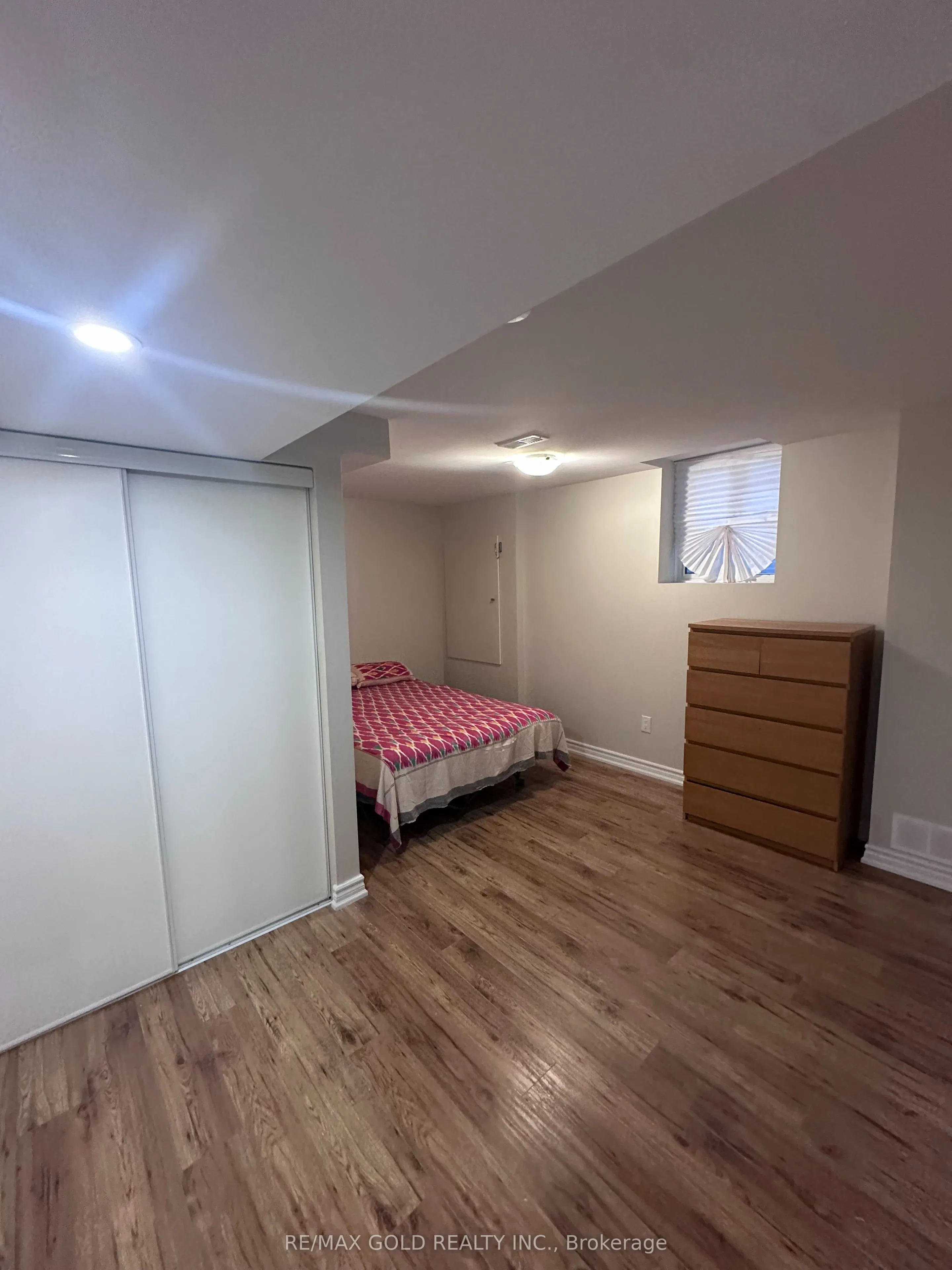 24 Aird Court #Lower