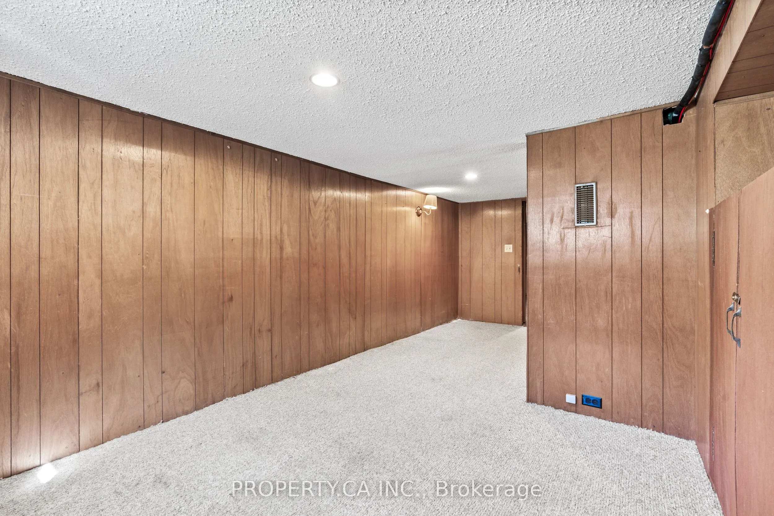 16 Warren Crescent